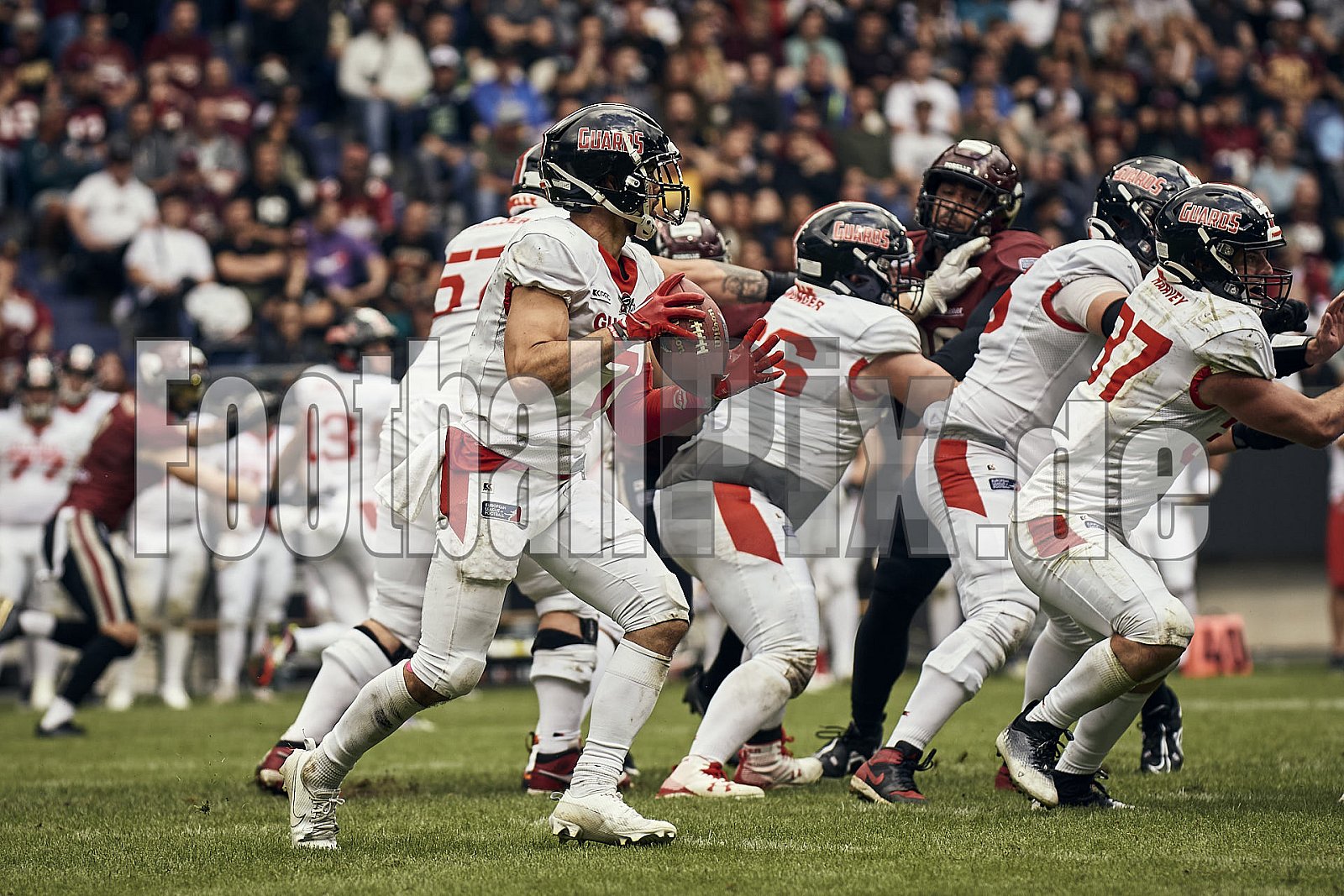 Die 5.Spielwoche der European League of Football (ELF) Season 2023 Rhein Fire vs Helvetic Guards am 1.07.2023 im Stadion Schauinsland-Reisen-Arena, Margaretenstraße 5-7, 47055 Duisburg. Punkte Endstand 51 : 0. 
Bildnummer: 2023-07-01_0604 - ELF HelveticGuards@RheinFire