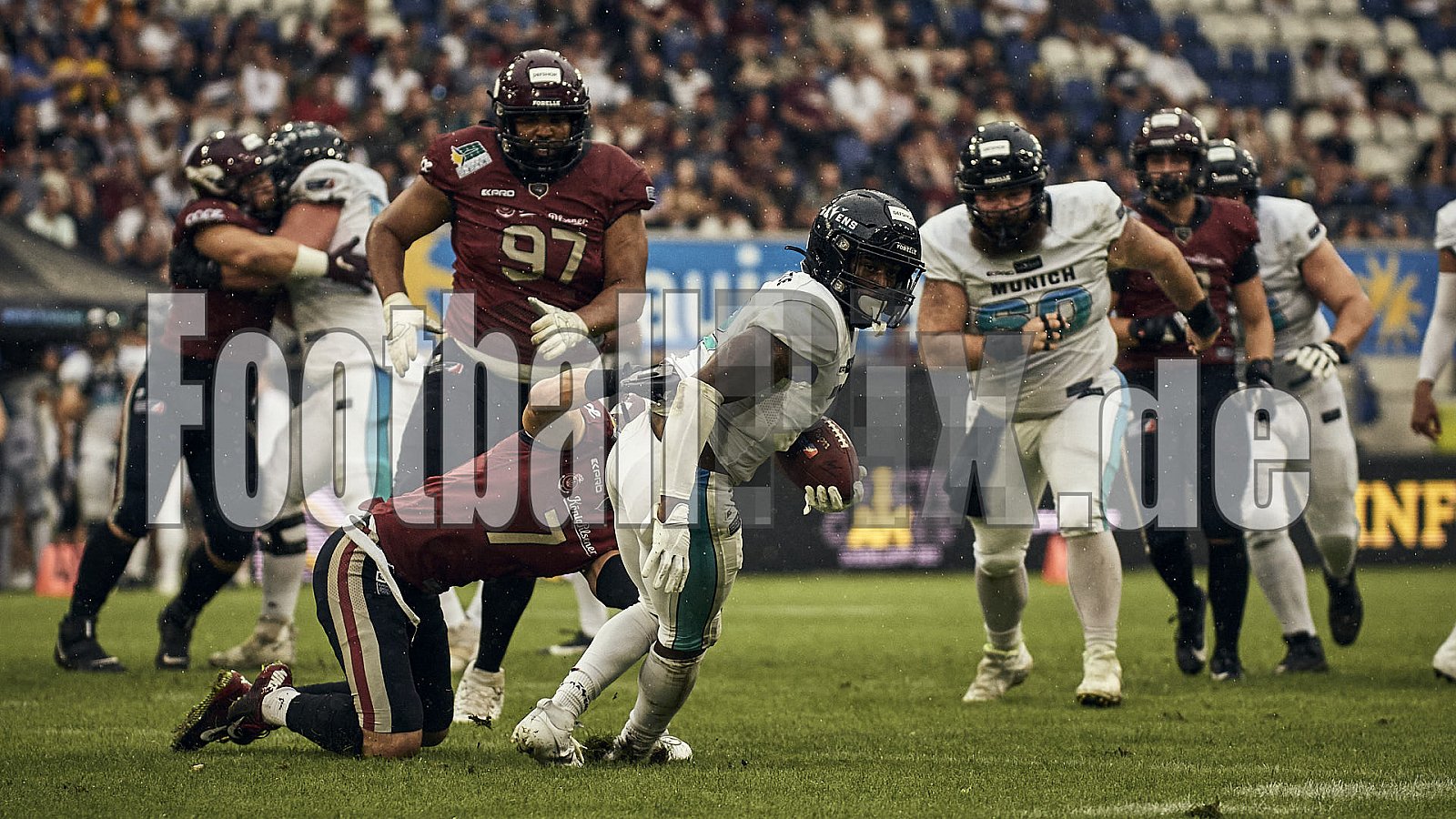 Die 6.Spielwoche der European League of Football (ELF) Season 2023 Rhein Fire vs. Munich Ravens am 09.07.2023 im Stadion Schauinsland-Reisen-Arena, Margaretenstraße 5-7, 47055 Duisburg. Punkte Endstand 39 : 25. 
Bildnummer: 2023-07-09_0633 - ELF MunichRavens@RheinFire