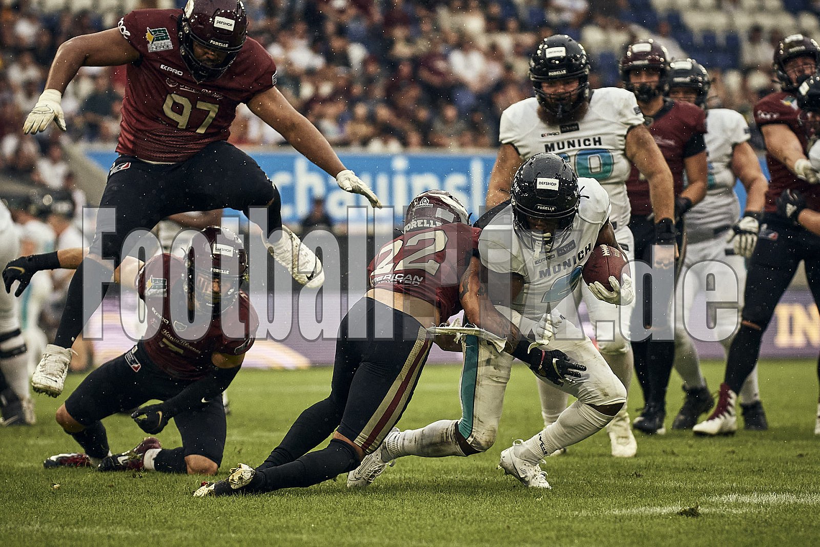 Die 6.Spielwoche der European League of Football (ELF) Season 2023 Rhein Fire vs. Munich Ravens am 09.07.2023 im Stadion Schauinsland-Reisen-Arena, Margaretenstraße 5-7, 47055 Duisburg. Punkte Endstand 39 : 25. 
Bildnummer: 2023-07-09_0635 - ELF MunichRavens@RheinFire