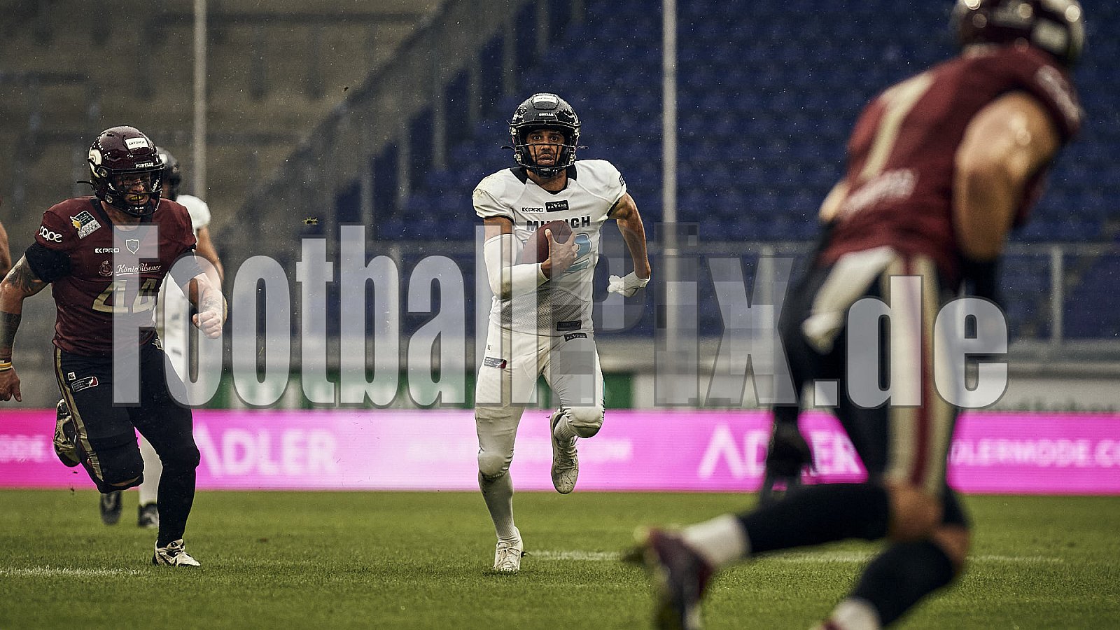 Die 6.Spielwoche der European League of Football (ELF) Season 2023 Rhein Fire vs. Munich Ravens am 09.07.2023 im Stadion Schauinsland-Reisen-Arena, Margaretenstraße 5-7, 47055 Duisburg. Punkte Endstand 39 : 25. 
Bildnummer: 2023-07-09_0657 - ELF MunichRavens@RheinFire