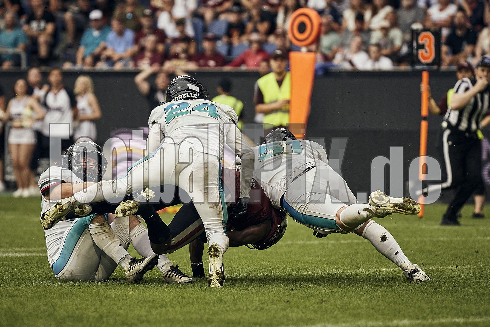 Die 6.Spielwoche der European League of Football (ELF) Season 2023 Rhein Fire vs. Munich Ravens am 09.07.2023 im Stadion Schauinsland-Reisen-Arena, Margaretenstraße 5-7, 47055 Duisburg. Punkte Endstand 39 : 25. 
Bildnummer: 2023-07-09_0729 - ELF MunichRavens@RheinFire