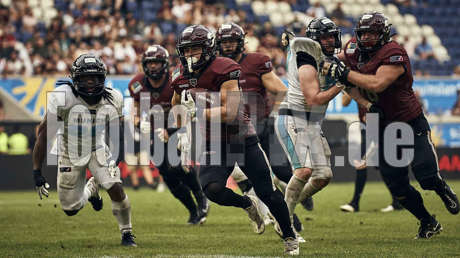 Die 6.Spielwoche der European League of Football (ELF) Season 2023 Rhein Fire vs. Munich Ravens am 09.07.2023 im Stadion Schauinsland-Reisen-Arena, Margaretenstraße 5-7, 47055 Duisburg. Punkte Endstand 39 : 25. 
Bildnummer: 2023-07-09_1072 - ELF MunichRavens@RheinFire