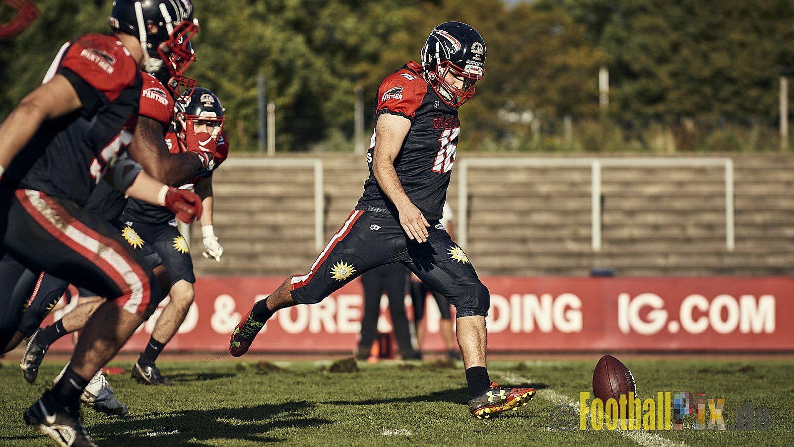 Ligaspiel der GFL2 Season 2023 Düsseldorf Panther vs. Oldenburg Knights am 12.08.2023 im Stadion VfL Benrath, Karl-Hohmann-Straße 70, 40597 Düsseldorf. Punkte Endstand 6 : 8.
Bildnummer: 2023-08-12_0252 - DPantherVsOldenburgKnights
