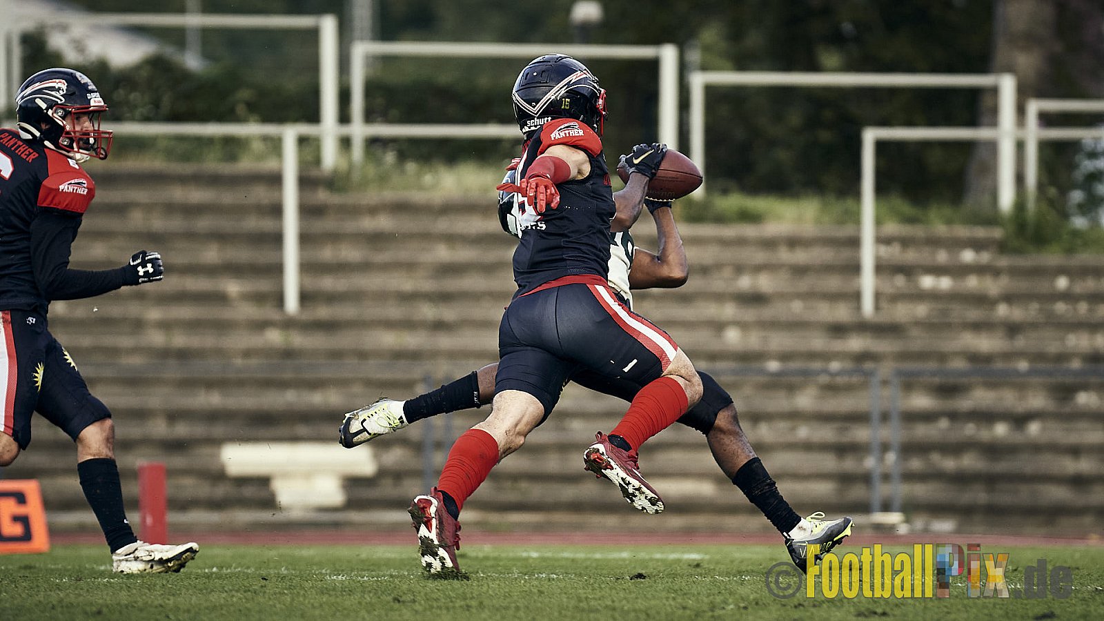 Ligaspiel der GFL2 Season 2023 Düsseldorf Panther vs. Oldenburg Knights am 12.08.2023 im Stadion VfL Benrath, Karl-Hohmann-Straße 70, 40597 Düsseldorf. Punkte Endstand 6 : 8.
Bildnummer: 2023-08-12_0374 - DPantherVsOldenburgKnights
