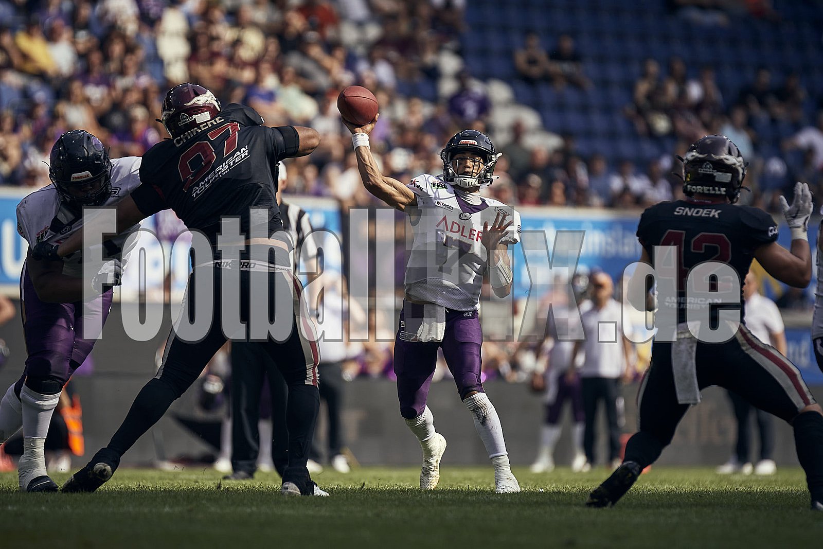 Das Halbfinale der European League of Football (ELF) Season 2023 Rhein Fire vs. Frankfurt Galaxy am 17.09.2023 im Stadion Schauinsland-Reisen-Arena, Margaretenstraße 5-7, 47055 Duisburg. Punkte Endstand 42 : 23. 
Bildnummer: 2023-09-17_0798 - FrankfurtGalaxy@RheinFire