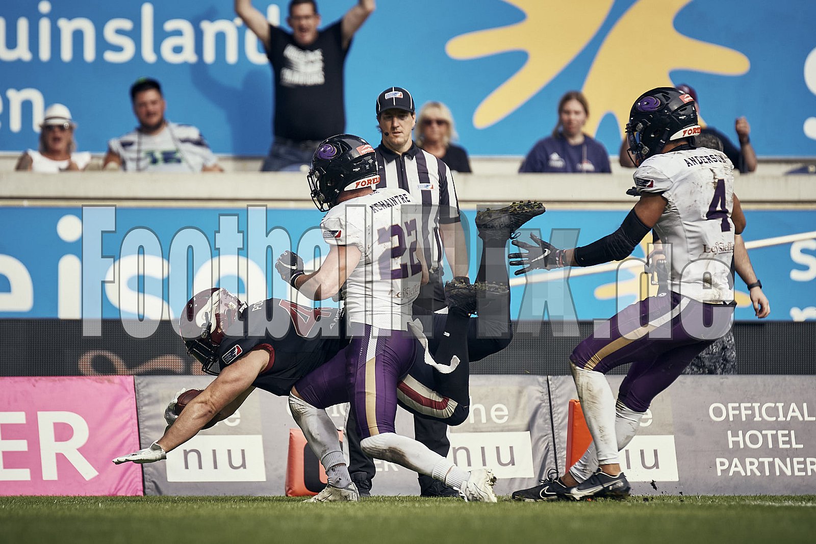 Das Halbfinale der European League of Football (ELF) Season 2023 Rhein Fire vs. Frankfurt Galaxy am 17.09.2023 im Stadion Schauinsland-Reisen-Arena, Margaretenstraße 5-7, 47055 Duisburg. Punkte Endstand 42 : 23. 
Bildnummer: 2023-09-17_1054 - FrankfurtGalaxy@RheinFire