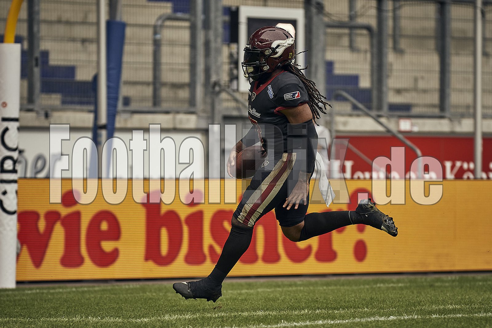 Das Halbfinale der European League of Football (ELF) Season 2023 Rhein Fire vs. Frankfurt Galaxy am 17.09.2023 im Stadion Schauinsland-Reisen-Arena, Margaretenstraße 5-7, 47055 Duisburg. Punkte Endstand 42 : 23. 
Bildnummer: 2023-09-17_1141 - FrankfurtGalaxy@RheinFire