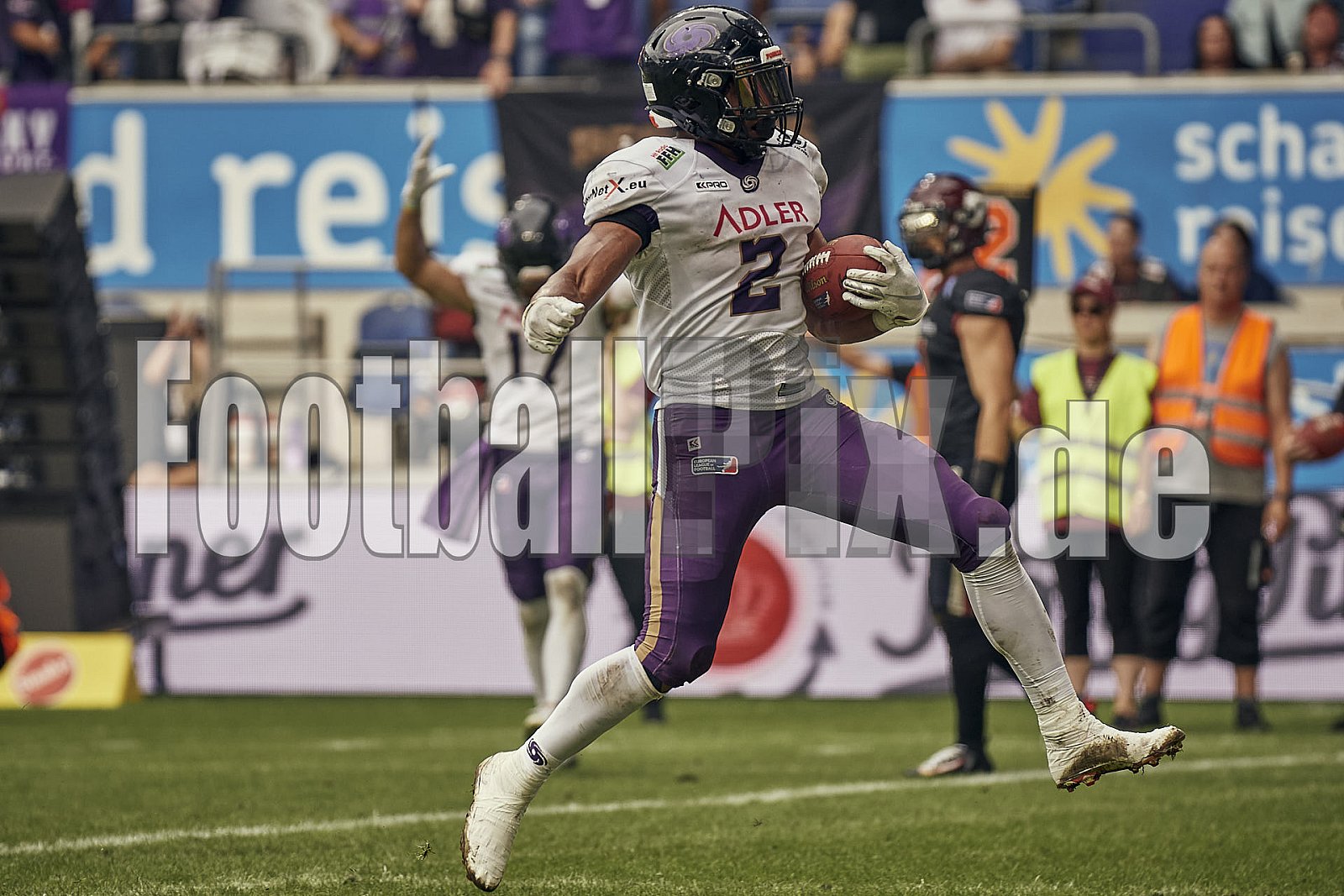 Das Halbfinale der European League of Football (ELF) Season 2023 Rhein Fire vs. Frankfurt Galaxy am 17.09.2023 im Stadion Schauinsland-Reisen-Arena, Margaretenstraße 5-7, 47055 Duisburg. Punkte Endstand 42 : 23. 
Bildnummer: 2023-09-17_1223 - FrankfurtGalaxy@RheinFire