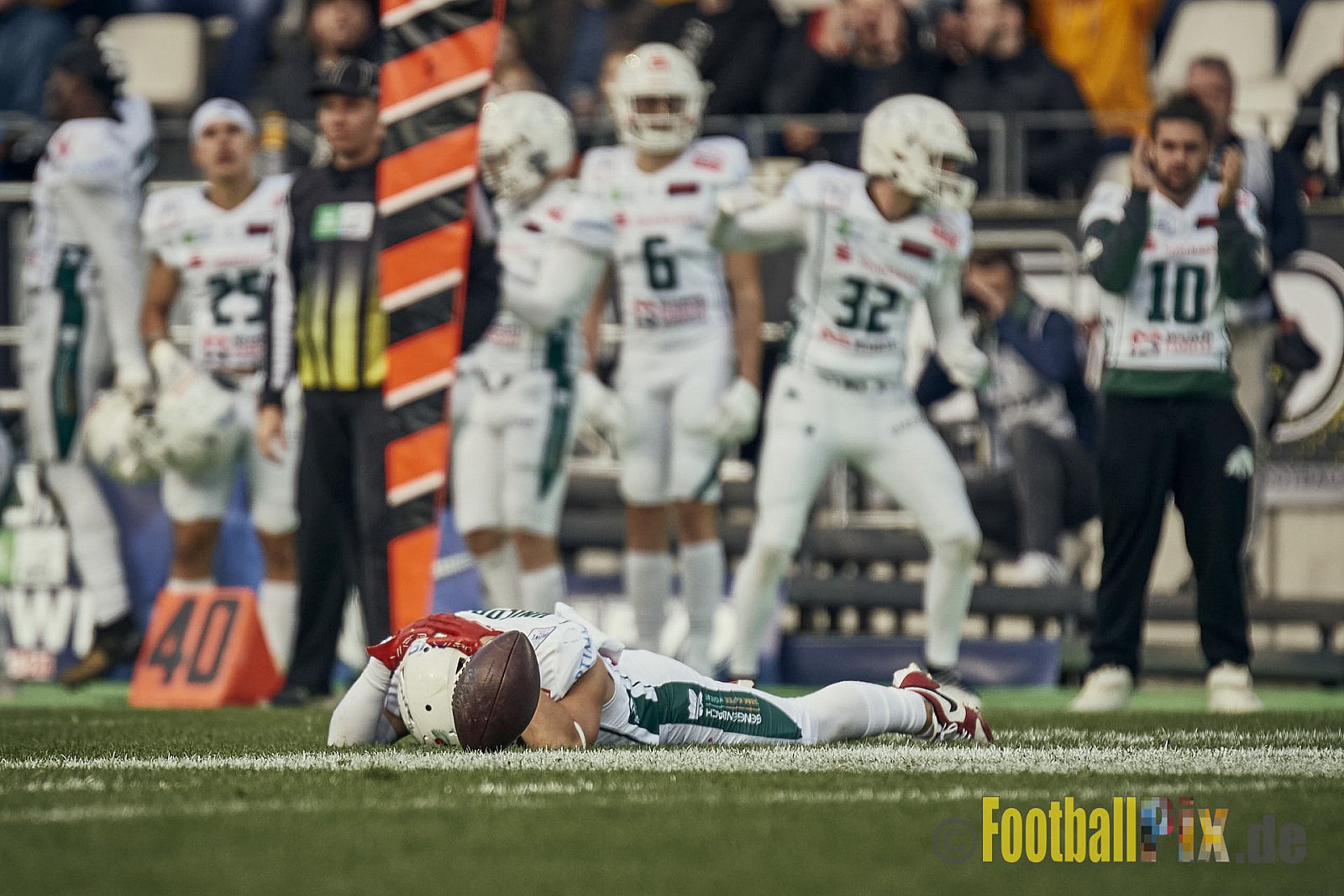 ERIMA GFL Bowl 2023 Potsdam Royals vs. Schwäbisch Hall Unicorns am 14.10.2023 im Stadion Hafenstraße, 45356 Essen. Die Potsdam Royals sind zum ersten Mal Deutscher Meister mit einem Punkte Endstand von 34 : 7. 
Bildnummer: 2023-10-14_0494 - GflBowl2023SchwaebischHallUnicornsVsPotsdamRoyals