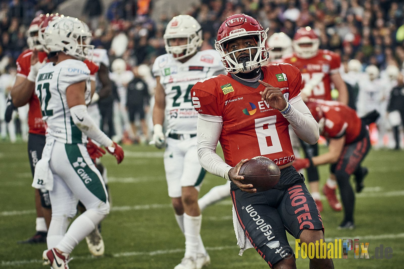ERIMA GFL Bowl 2023 Potsdam Royals vs. Schwäbisch Hall Unicorns am 14.10.2023 im Stadion Hafenstraße, 45356 Essen. Die Potsdam Royals sind zum ersten Mal Deutscher Meister mit einem Punkte Endstand von 34 : 7. 
Bildnummer: 2023-10-14_0556 - GflBowl2023SchwaebischHallUnicornsVsPotsdamRoyals