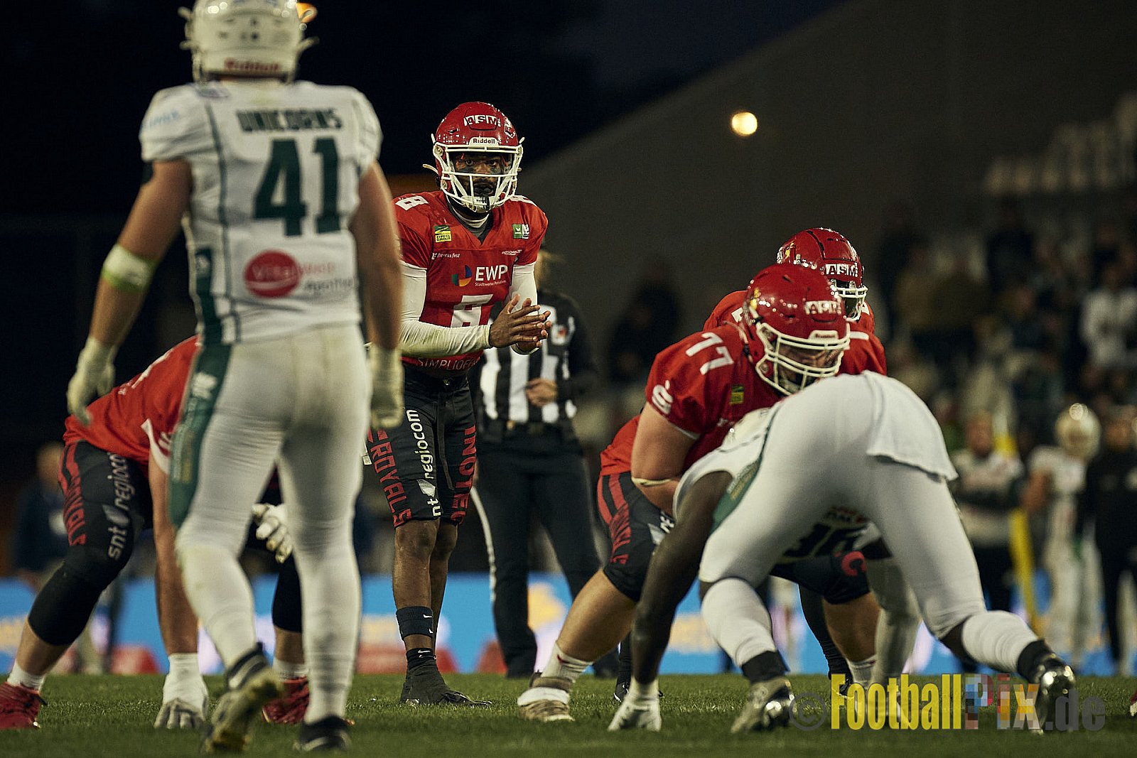 ERIMA GFL Bowl 2023 Potsdam Royals vs. Schwäbisch Hall Unicorns am 14.10.2023 im Stadion Hafenstraße, 45356 Essen. Die Potsdam Royals sind zum ersten Mal Deutscher Meister mit einem Punkte Endstand von 34 : 7. 
Bildnummer: 2023-10-14_0871 - GflBowl2023SchwaebischHallUnicornsVsPotsdamRoyals
