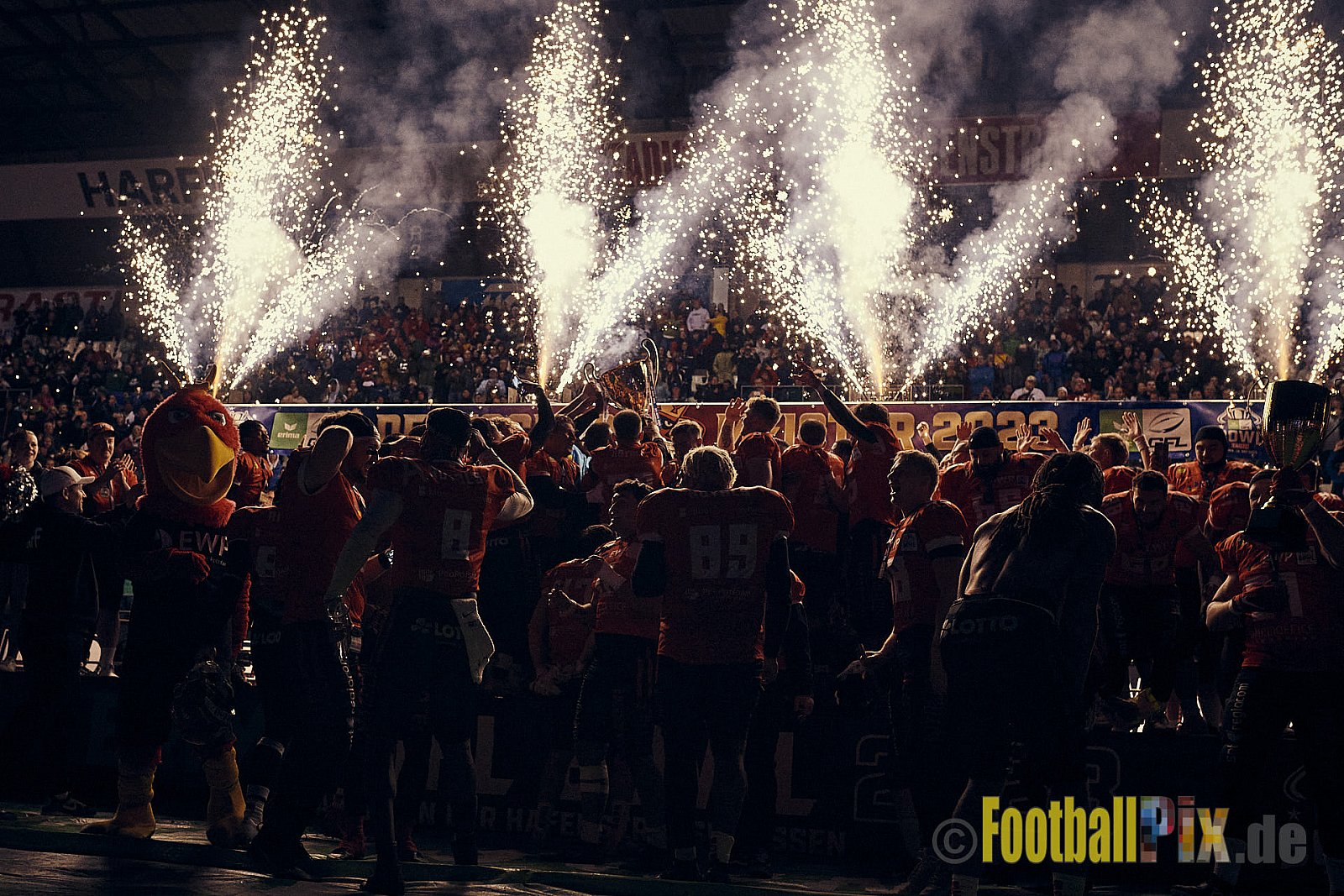 ERIMA GFL Bowl 2023 Potsdam Royals vs. Schwäbisch Hall Unicorns am 14.10.2023 im Stadion Hafenstraße, 45356 Essen. Die Potsdam Royals sind zum ersten Mal Deutscher Meister mit einem Punkte Endstand von 34 : 7. 
Bildnummer: 2023-10-14_1300 - GflBowl2023SchwaebischHallUnicornsVsPotsdamRoyals