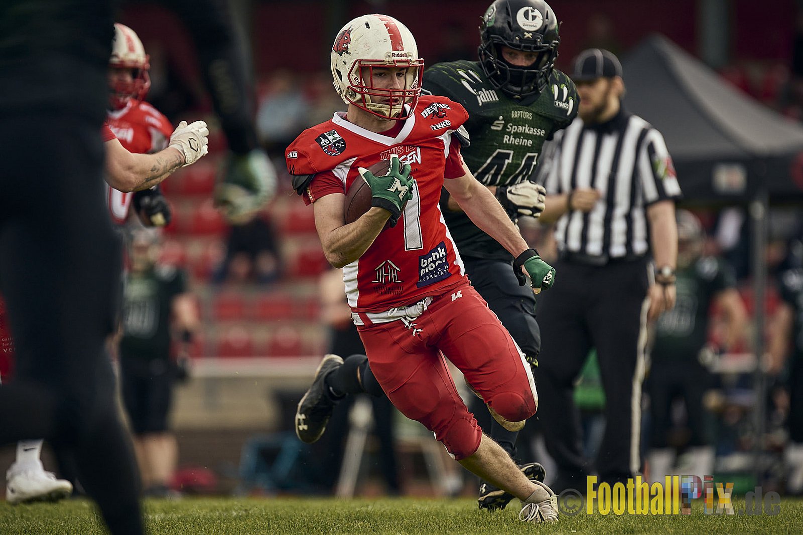 AFCV Verbandsliga Season 2024 Rheine Raptors vs. Gelsenkirchen Devils am 28.04.2024 im Jahnstadion, Schützenstraße, 48429 Rheine, Punkte Endstand 28 : 31.
[Bildnummer: 2024-04-28_0462] - RheineRaptorsVsGelsenkirchenDevils