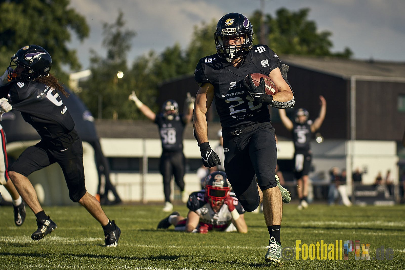 GFL2 Season 2024 Langenfeld Longhorns vs. Düsseldorf Panther am 25.05.2024 im Jahnstadion Langenfeld, Jahnstraße 4, 40764 Langenfeld (Rheinland). Punkte Endstand 16 : 07.
[Bildnummer: 2024-05-25_0548] - LangenfeldLonghornsVsDdorfPanther