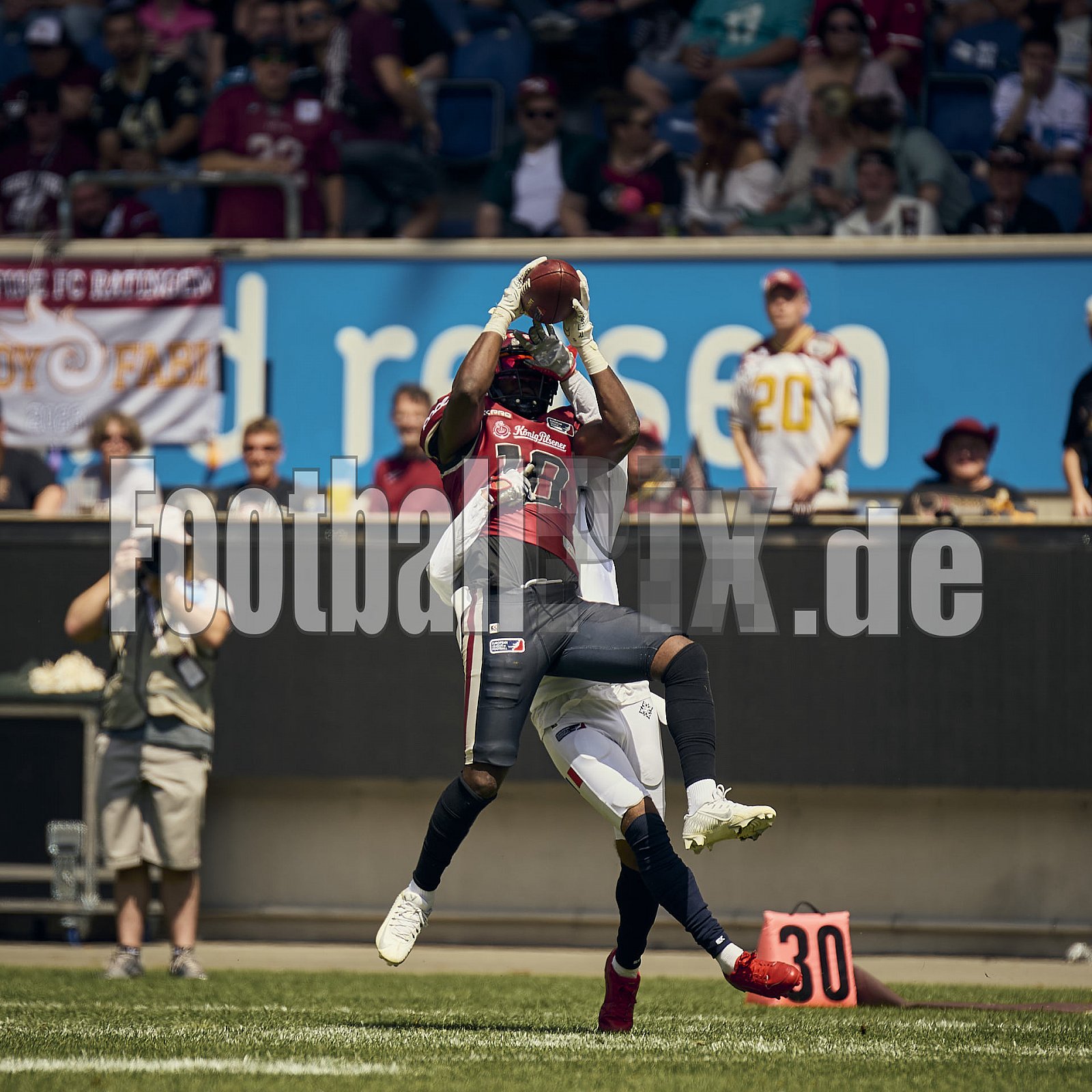 10.Spielwoche der European League of Football (ELF) Season 2024 Paris Musketeers at Rhein Fire am 28.07.2024 im Stadion Schauinsland-Reisen-Arena, Margaretenstraße 5-7, 47055 Duisburg. Spiel Endstand 06 : 38. Bildnummer: 2024-07-28_0520 - Elf ParisMusketeersAtRheinFire