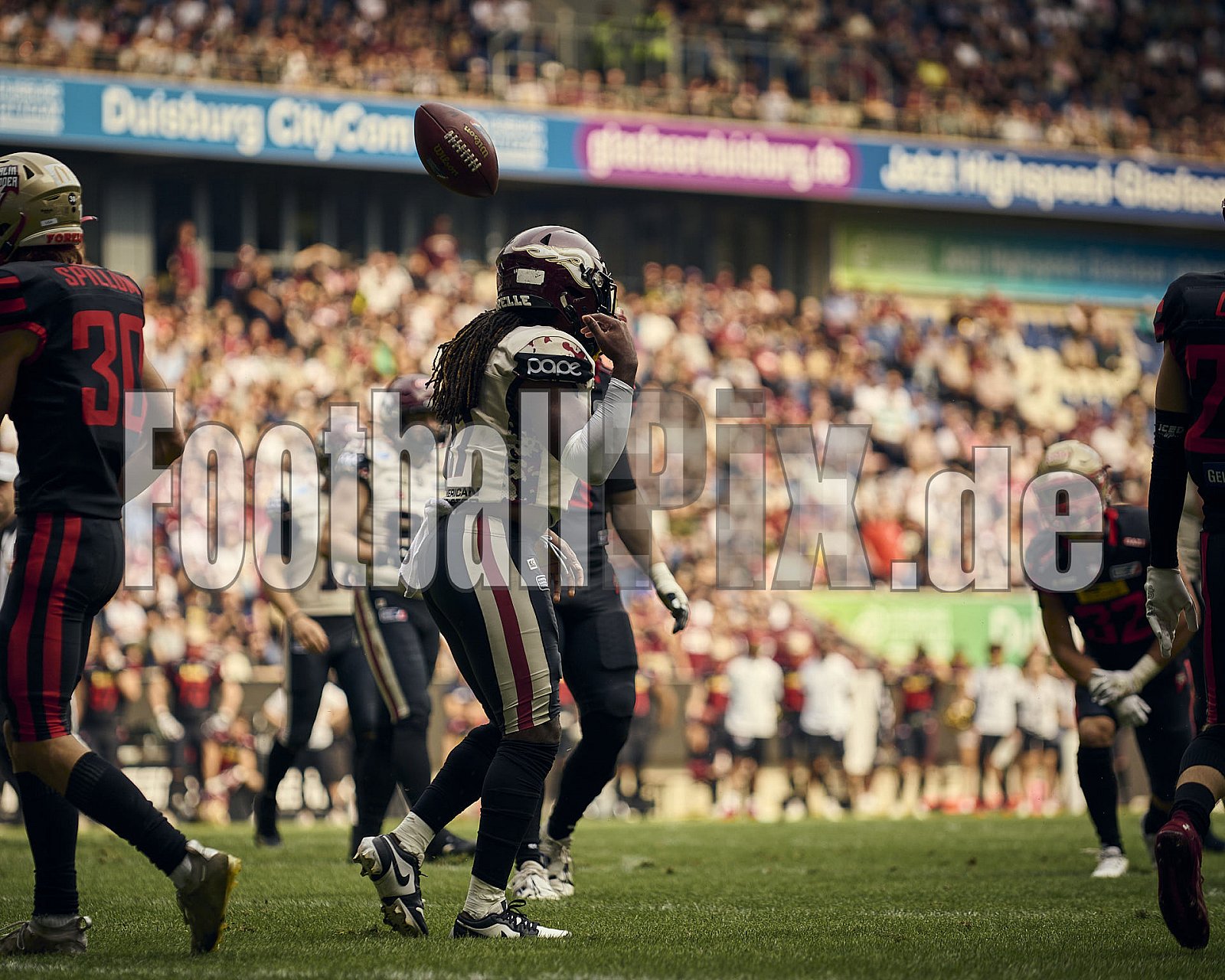 13.Spielwoche der European League of Football (ELF) Season 2024 Berlin Thunder at Rhein Fire am 18.08.2024 im Stadion . Spiel Endstand 14 : 47. Bildnummer: 2024-08-18_0407 - Elf BerlinThunderAtRheinFire
