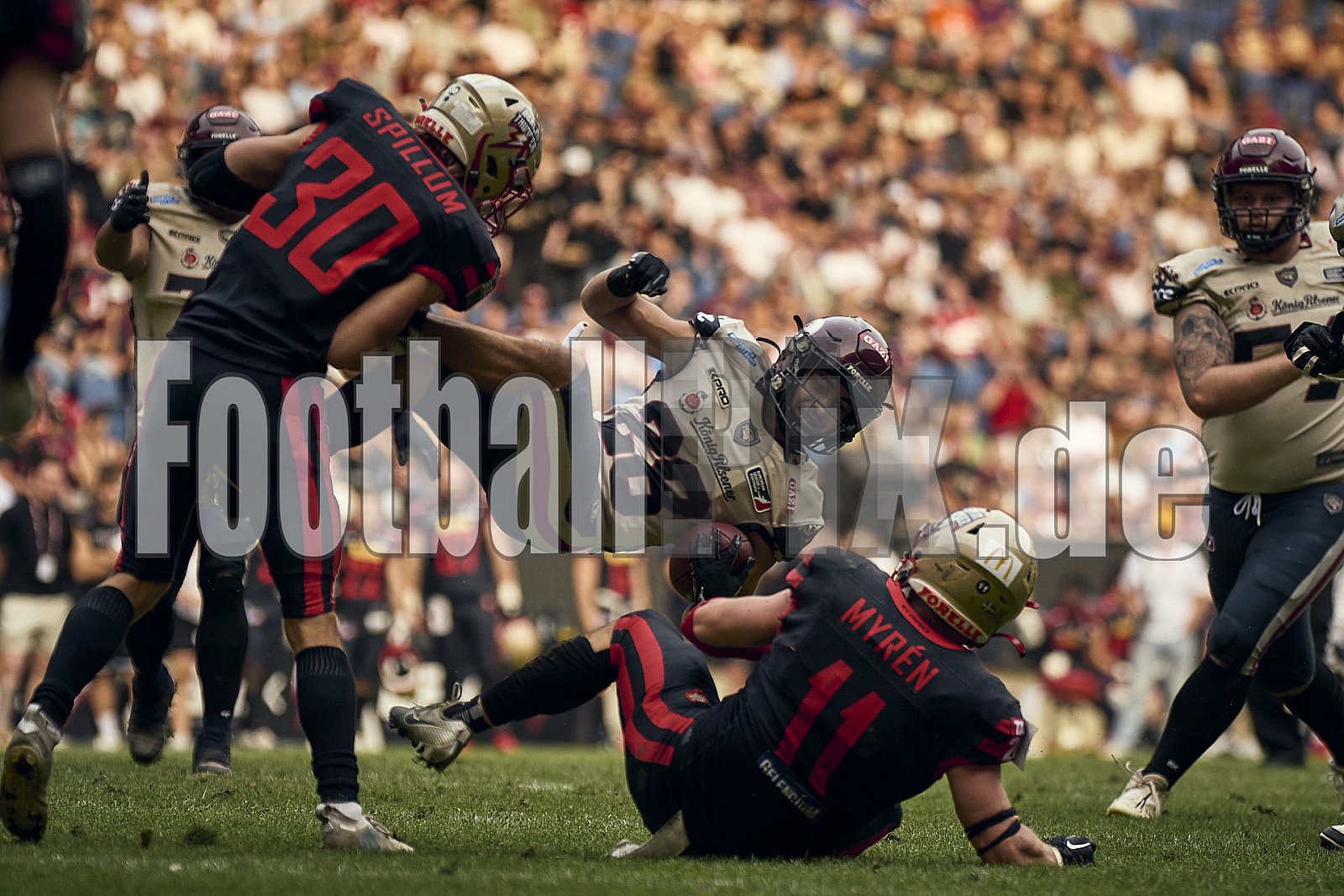 13.Spielwoche der European League of Football (ELF) Season 2024 Berlin Thunder at Rhein Fire am 18.08.2024 im Stadion . Spiel Endstand 14 : 47. Bildnummer: 2024-08-18_1047 - Elf BerlinThunderAtRheinFire