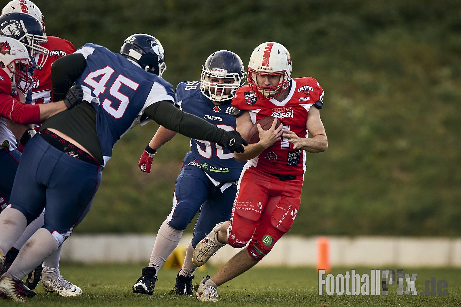 AFCV VL NRW | Gelsenkirchen Devils vs. Recklinghausen Chargers | 28.09.2024 | BV Horst Süd 1962 e.V., Am Hesterkamp, Horst, Gelsenkirchen-West, Gelsenkirchen, North Rhine-Westphalia, 45899, Germany | Punkte Endstand 21 : 35 | Bildnummer: 2024-09-28_0254 - GelsenkirchenDevilsVsRecklinghausenChargers