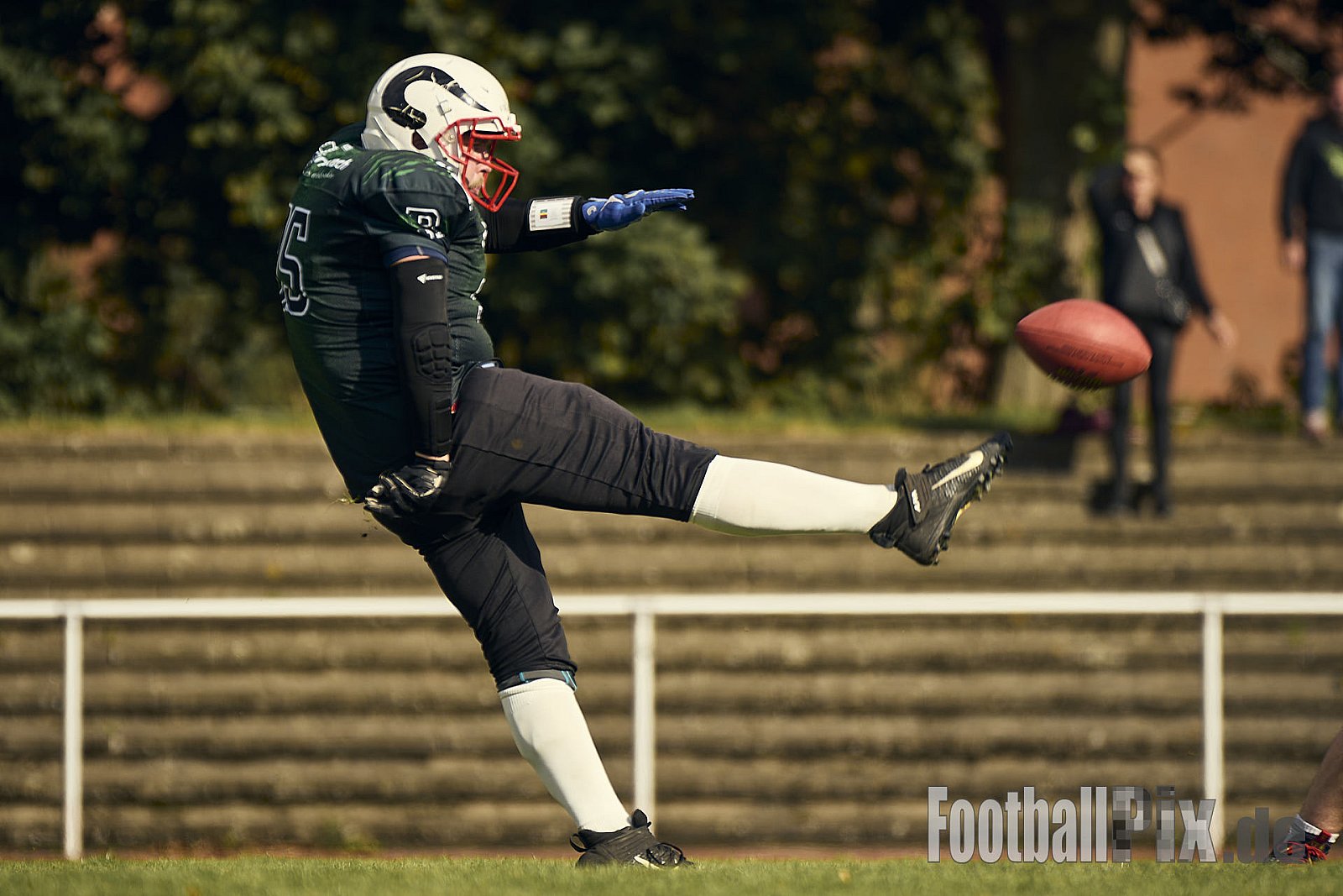 AFCV VL NRW | Rheine Raptors vs. Lippstadt Eagles | 29.09.2024 | Jahnstadion, Schützenstraße, Südesch, Eschendorf, Rheine, Kreis Steinfurt, North Rhine-Westphalia, 48429, Germany | Punkte Endstand 03 : 14 | Bildnummer: 2024-09-29_0194 - RheineRaptorsVsLippstadtEagles