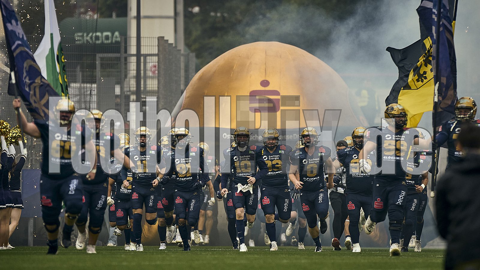 GFL Bowl | Potsdam Royals vs. Dresden Monarchs | 12.10.2024 | Stadion an der Hafenstraße, 97A, Hafenstraße, Vogelheim, Stadtbezirk V, Essen, North Rhine-Westphalia, 45356, Germany | Punkte Endstand 27 : 21 | Bildnummer: 2024-10-12_0183 - GFLBowl2024PotsdamRoyalsVsDresdenMonarchs