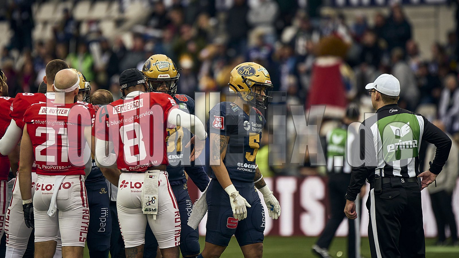 GFL Bowl | Potsdam Royals vs. Dresden Monarchs | 12.10.2024 | Stadion an der Hafenstraße, 97A, Hafenstraße, Vogelheim, Stadtbezirk V, Essen, North Rhine-Westphalia, 45356, Germany | Punkte Endstand 27 : 21 | Bildnummer: 2024-10-12_0223 - GFLBowl2024PotsdamRoyalsVsDresdenMonarchs