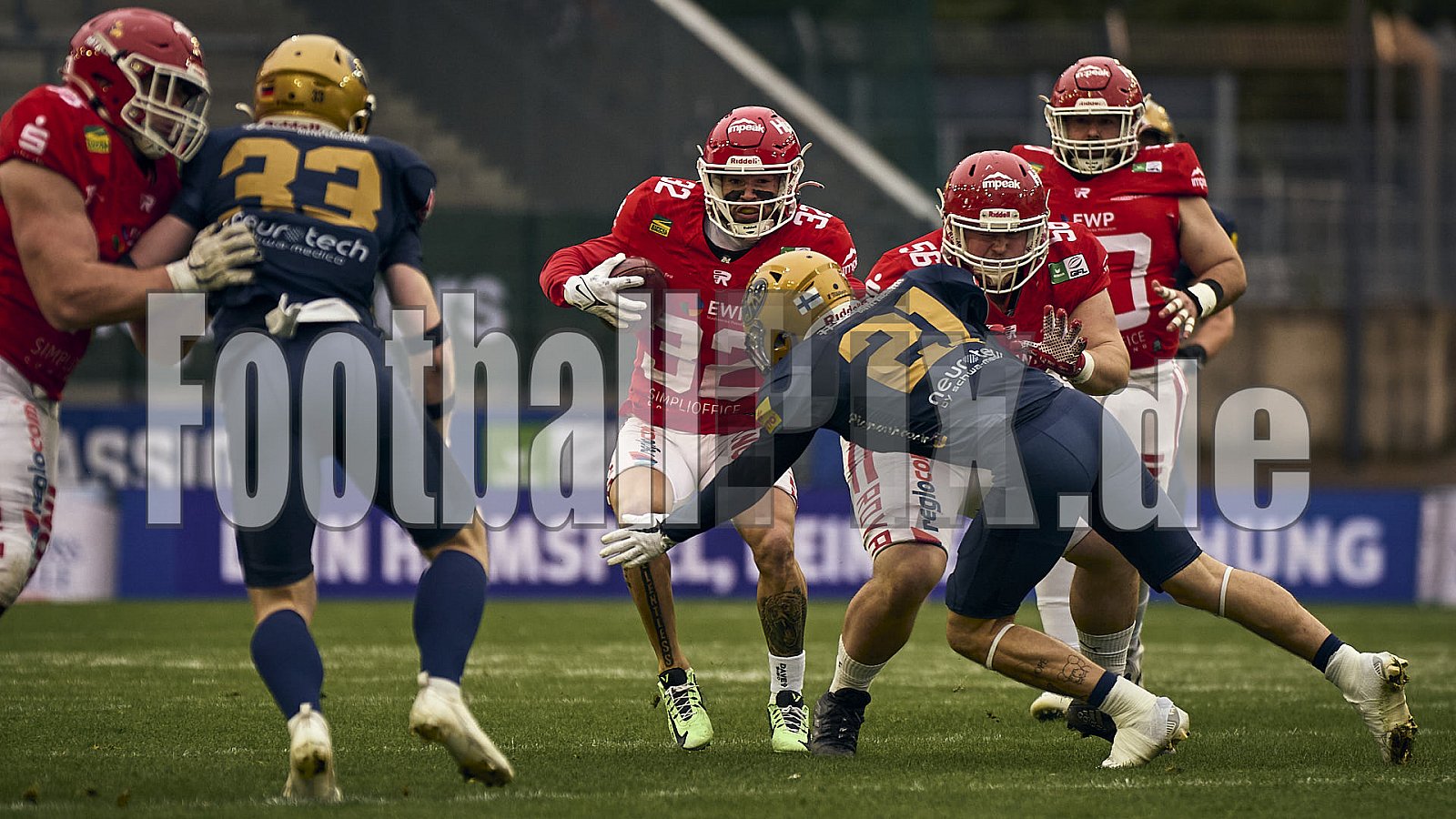 GFL Bowl | Potsdam Royals vs. Dresden Monarchs | 12.10.2024 | Stadion an der Hafenstraße, 97A, Hafenstraße, Vogelheim, Stadtbezirk V, Essen, North Rhine-Westphalia, 45356, Germany | Punkte Endstand 27 : 21 | Bildnummer: 2024-10-12_0244 - GFLBowl2024PotsdamRoyalsVsDresdenMonarchs