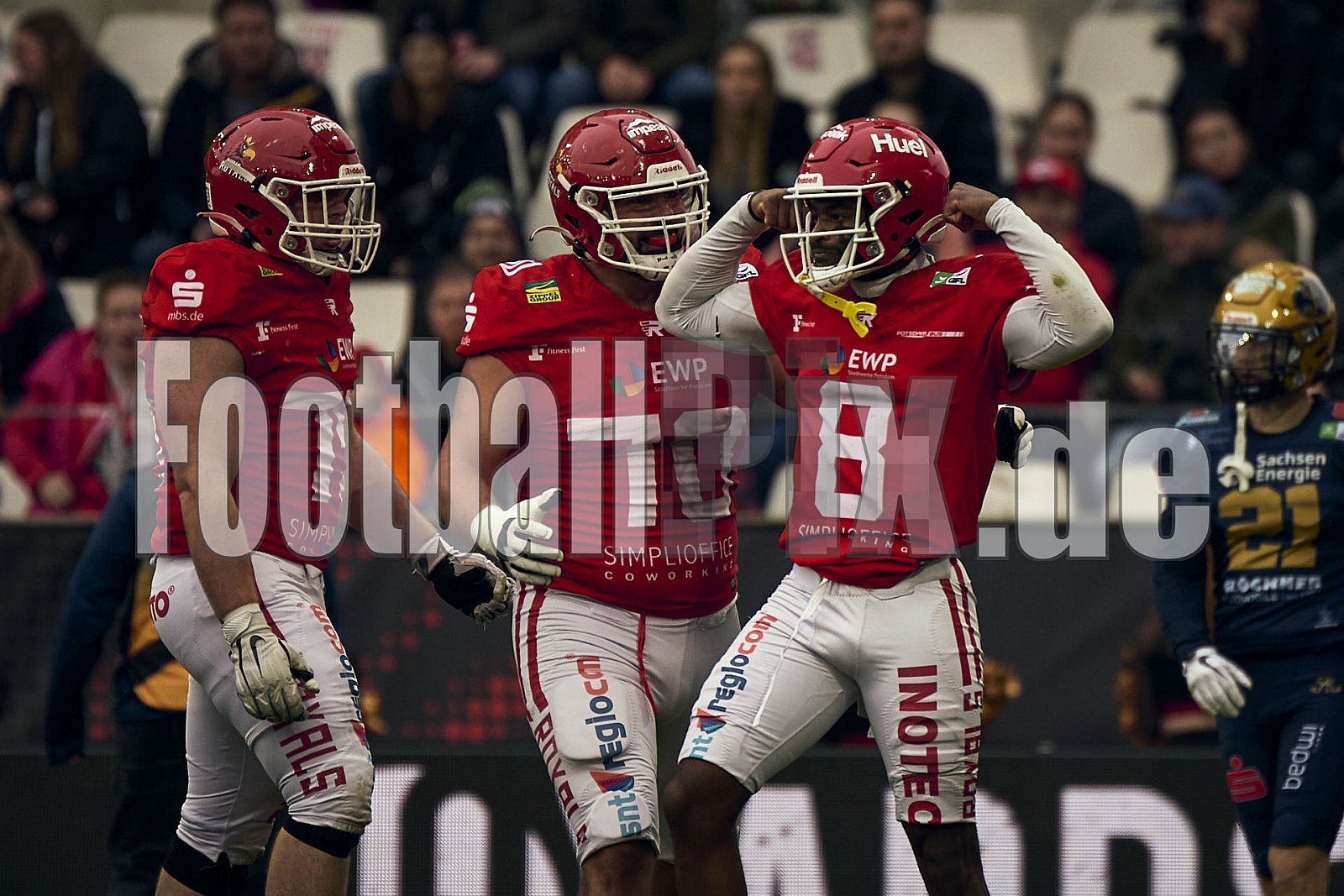 GFL Bowl | Potsdam Royals vs. Dresden Monarchs | 12.10.2024 | Stadion an der Hafenstraße, 97A, Hafenstraße, Vogelheim, Stadtbezirk V, Essen, North Rhine-Westphalia, 45356, Germany | Punkte Endstand 27 : 21 | Bildnummer: 2024-10-12_0277 - GFLBowl2024PotsdamRoyalsVsDresdenMonarchs