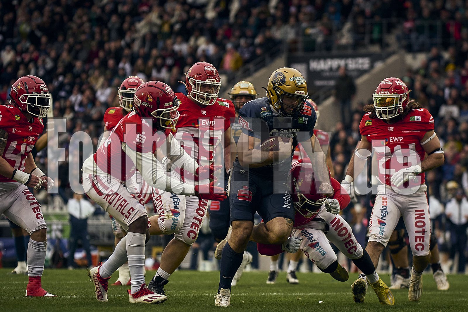 GFL Bowl | Potsdam Royals vs. Dresden Monarchs | 12.10.2024 | Stadion an der Hafenstraße, 97A, Hafenstraße, Vogelheim, Stadtbezirk V, Essen, North Rhine-Westphalia, 45356, Germany | Punkte Endstand 27 : 21 | Bildnummer: 2024-10-12_0393 - GFLBowl2024PotsdamRoyalsVsDresdenMonarchs