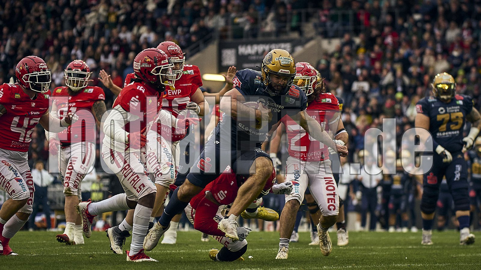 GFL Bowl | Potsdam Royals vs. Dresden Monarchs | 12.10.2024 | Stadion an der Hafenstraße, 97A, Hafenstraße, Vogelheim, Stadtbezirk V, Essen, North Rhine-Westphalia, 45356, Germany | Punkte Endstand 27 : 21 | Bildnummer: 2024-10-12_0394 - GFLBowl2024PotsdamRoyalsVsDresdenMonarchs