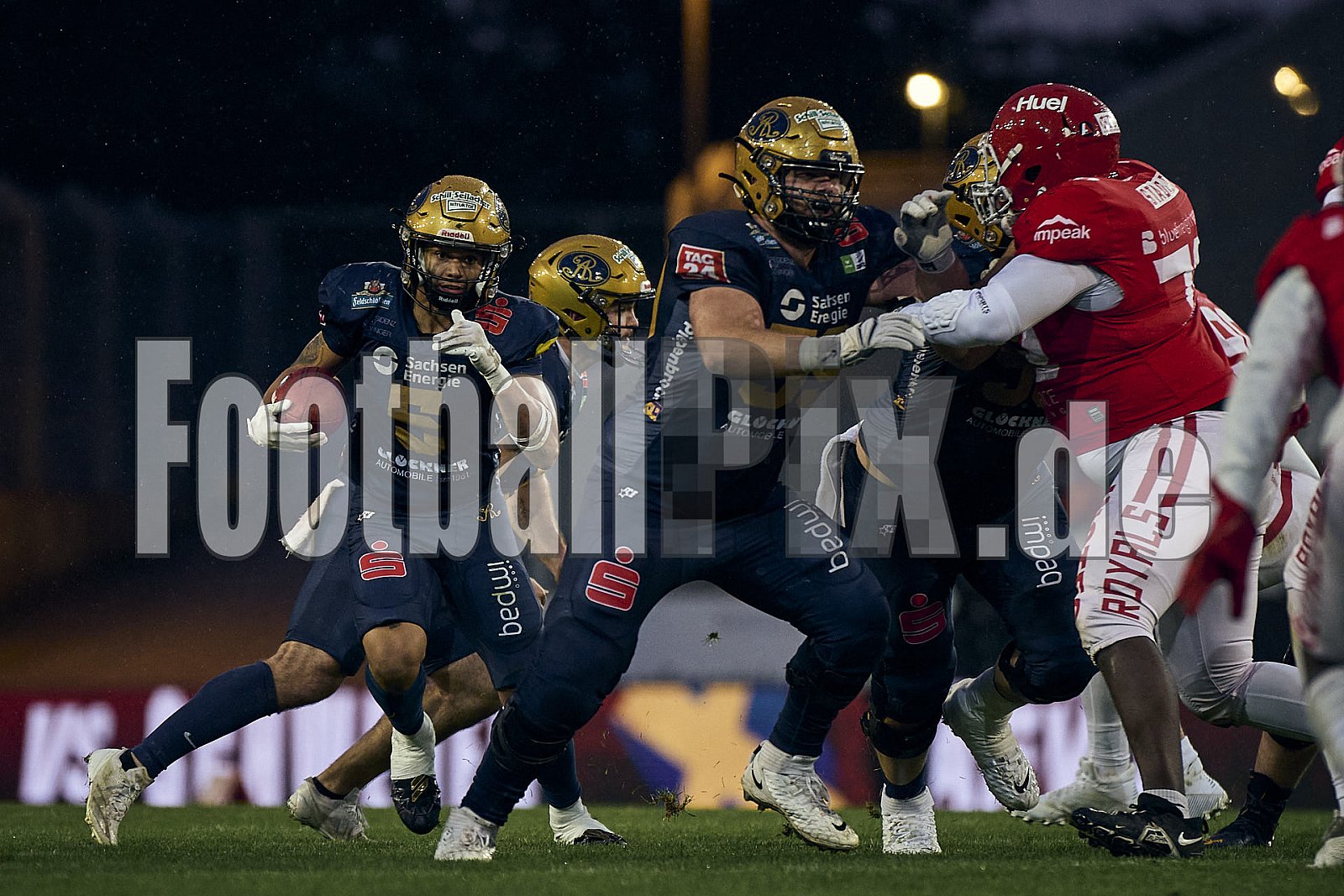 GFL Bowl | Potsdam Royals vs. Dresden Monarchs | 12.10.2024 | Stadion an der Hafenstraße, 97A, Hafenstraße, Vogelheim, Stadtbezirk V, Essen, North Rhine-Westphalia, 45356, Germany | Punkte Endstand 27 : 21 | Bildnummer: 2024-10-12_0584 - GFLBowl2024PotsdamRoyalsVsDresdenMonarchs