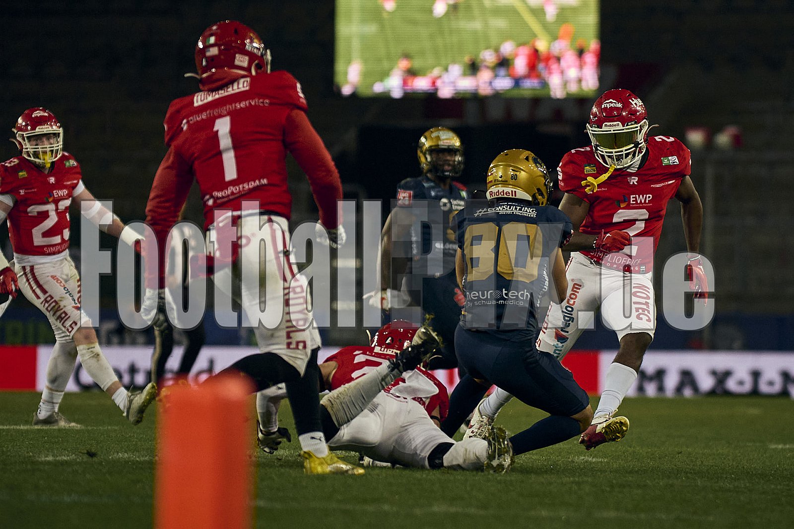 GFL Bowl | Potsdam Royals vs. Dresden Monarchs | 12.10.2024 | Stadion an der Hafenstraße, 97A, Hafenstraße, Vogelheim, Stadtbezirk V, Essen, North Rhine-Westphalia, 45356, Germany | Punkte Endstand 27 : 21 | Bildnummer: 2024-10-12_0688 - GFLBowl2024PotsdamRoyalsVsDresdenMonarchs