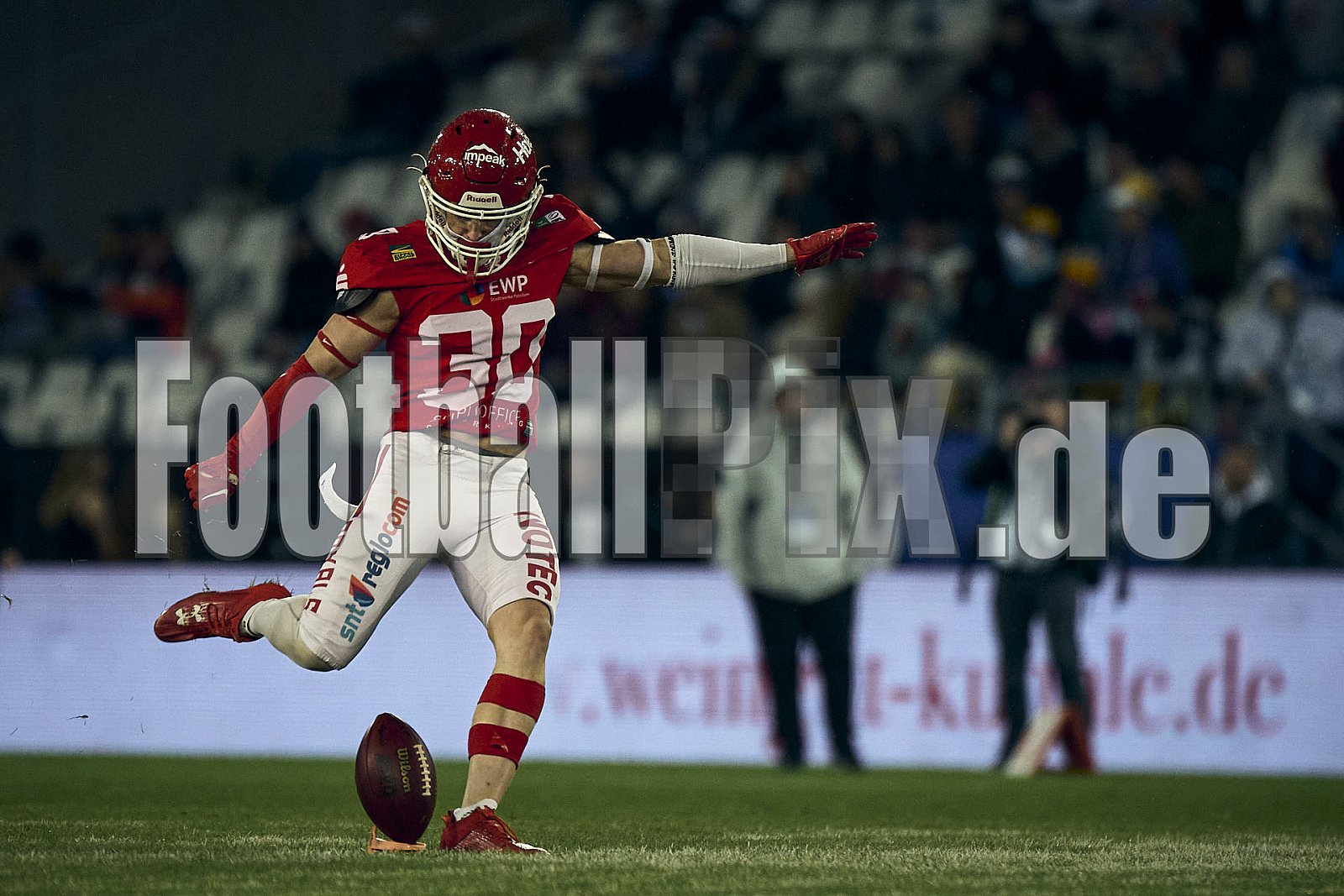 GFL Bowl | Potsdam Royals vs. Dresden Monarchs | 12.10.2024 | Stadion an der Hafenstraße, 97A, Hafenstraße, Vogelheim, Stadtbezirk V, Essen, North Rhine-Westphalia, 45356, Germany | Punkte Endstand 27 : 21 | Bildnummer: 2024-10-12_0795 - GFLBowl2024PotsdamRoyalsVsDresdenMonarchs