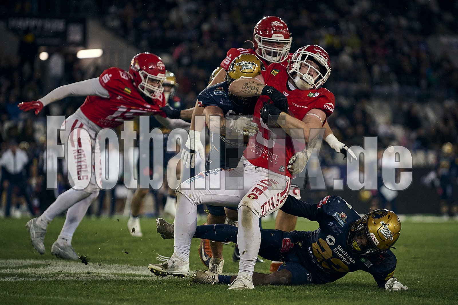 GFL Bowl | Potsdam Royals vs. Dresden Monarchs | 12.10.2024 | Stadion an der Hafenstraße, 97A, Hafenstraße, Vogelheim, Stadtbezirk V, Essen, North Rhine-Westphalia, 45356, Germany | Punkte Endstand 27 : 21 | Bildnummer: 2024-10-12_0865 - GFLBowl2024PotsdamRoyalsVsDresdenMonarchs