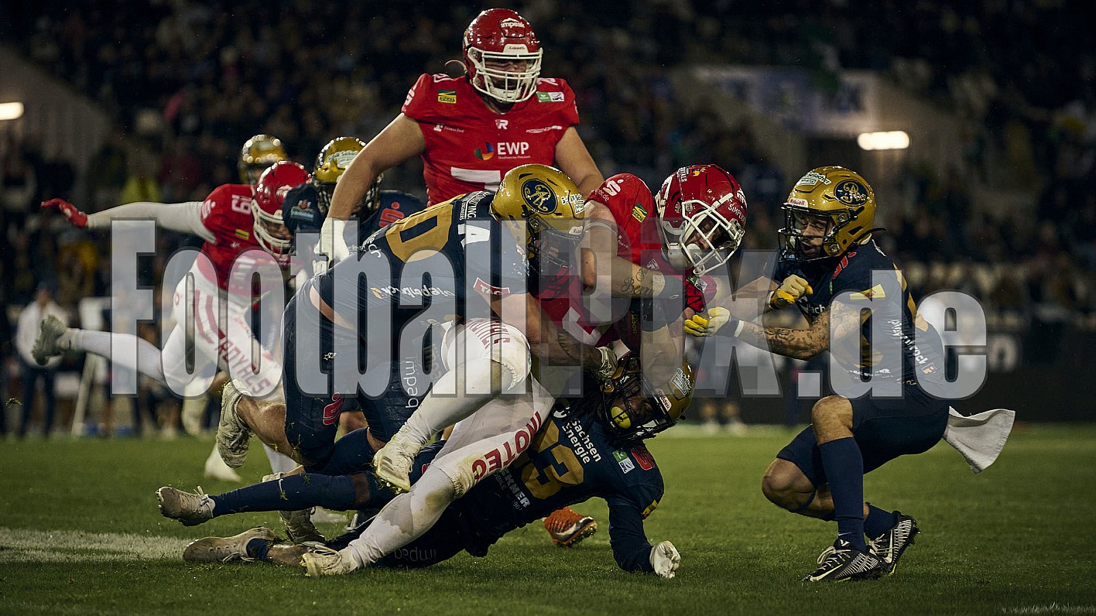 GFL Bowl | Potsdam Royals vs. Dresden Monarchs | 12.10.2024 | Stadion an der Hafenstraße, 97A, Hafenstraße, Vogelheim, Stadtbezirk V, Essen, North Rhine-Westphalia, 45356, Germany | Punkte Endstand 27 : 21 | Bildnummer: 2024-10-12_0866 - GFLBowl2024PotsdamRoyalsVsDresdenMonarchs
