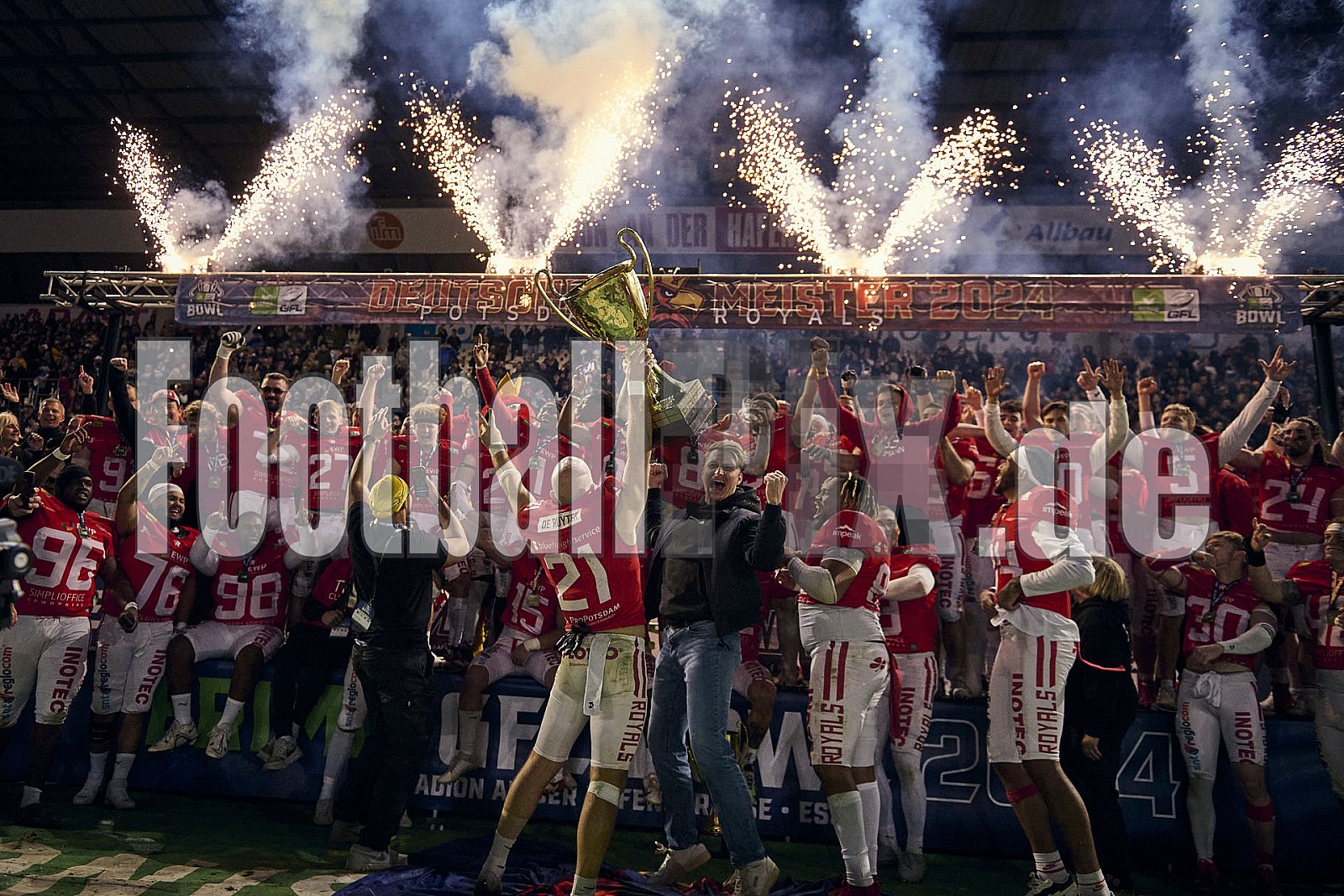 GFL Bowl | Potsdam Royals vs. Dresden Monarchs | 12.10.2024 | Stadion an der Hafenstraße, 97A, Hafenstraße, Vogelheim, Stadtbezirk V, Essen, North Rhine-Westphalia, 45356, Germany | Punkte Endstand 27 : 21 | Bildnummer: 2024-10-12_1161 - GFLBowl2024PotsdamRoyalsVsDresdenMonarchs