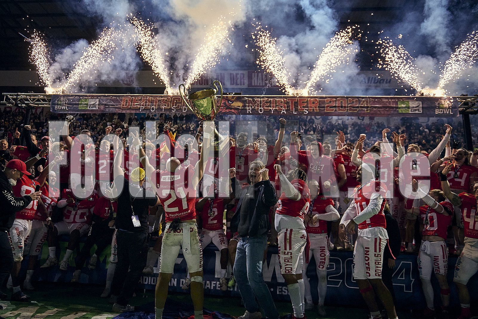 GFL Bowl | Potsdam Royals vs. Dresden Monarchs | 12.10.2024 | Stadion an der Hafenstraße, 97A, Hafenstraße, Vogelheim, Stadtbezirk V, Essen, North Rhine-Westphalia, 45356, Germany | Punkte Endstand 27 : 21 | Bildnummer: 2024-10-12_1164 - GFLBowl2024PotsdamRoyalsVsDresdenMonarchs