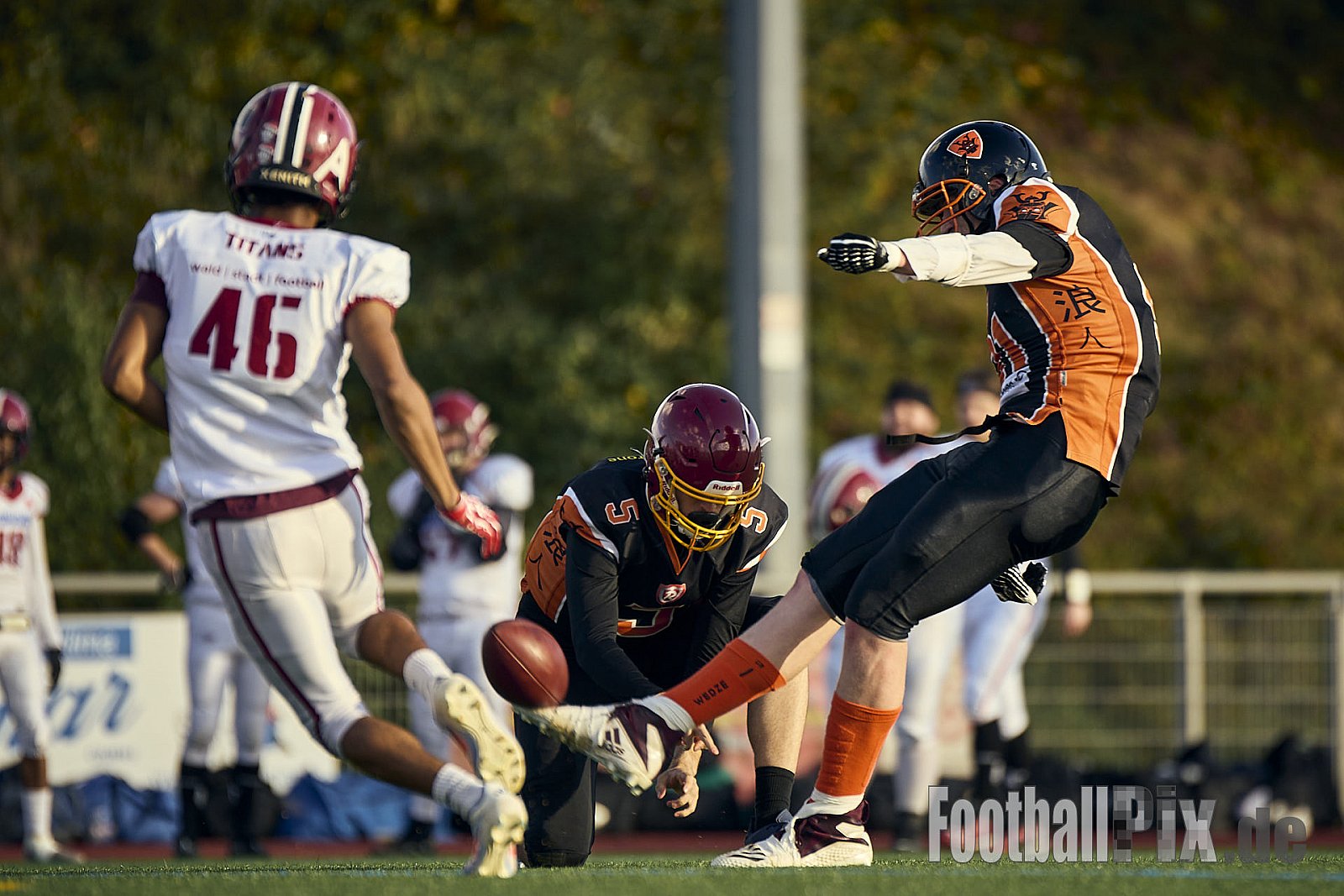 AFCV LL NRW | Cologne Ronin vs. Iserlohn Titans | 19.10.2024 | Bezirkssportanlage Rodenkirchen, Sürther Straße, Michaelshoven, Rodenkirchen, Cologne, North Rhine-Westphalia, 50999, Germany | Punkte Endstand 29 : 42 | Bildnummer: 2024-10-19_0533 - CologneRoninVsIserlohnTitans