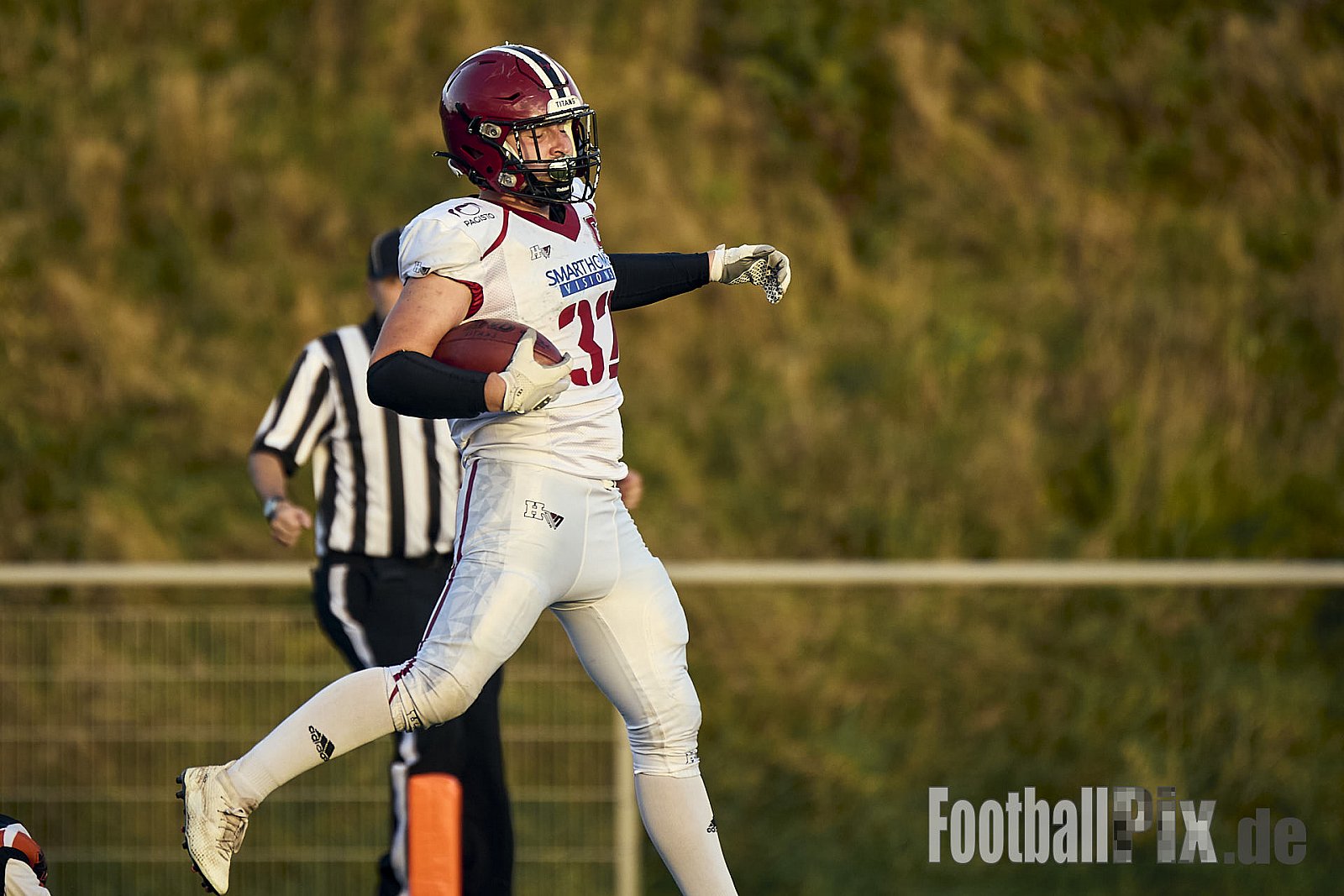 AFCV LL NRW | Cologne Ronin vs. Iserlohn Titans | 19.10.2024 | Bezirkssportanlage Rodenkirchen, Sürther Straße, Michaelshoven, Rodenkirchen, Cologne, North Rhine-Westphalia, 50999, Germany | Punkte Endstand 29 : 42 | Bildnummer: 2024-10-19_0721 - CologneRoninVsIserlohnTitans