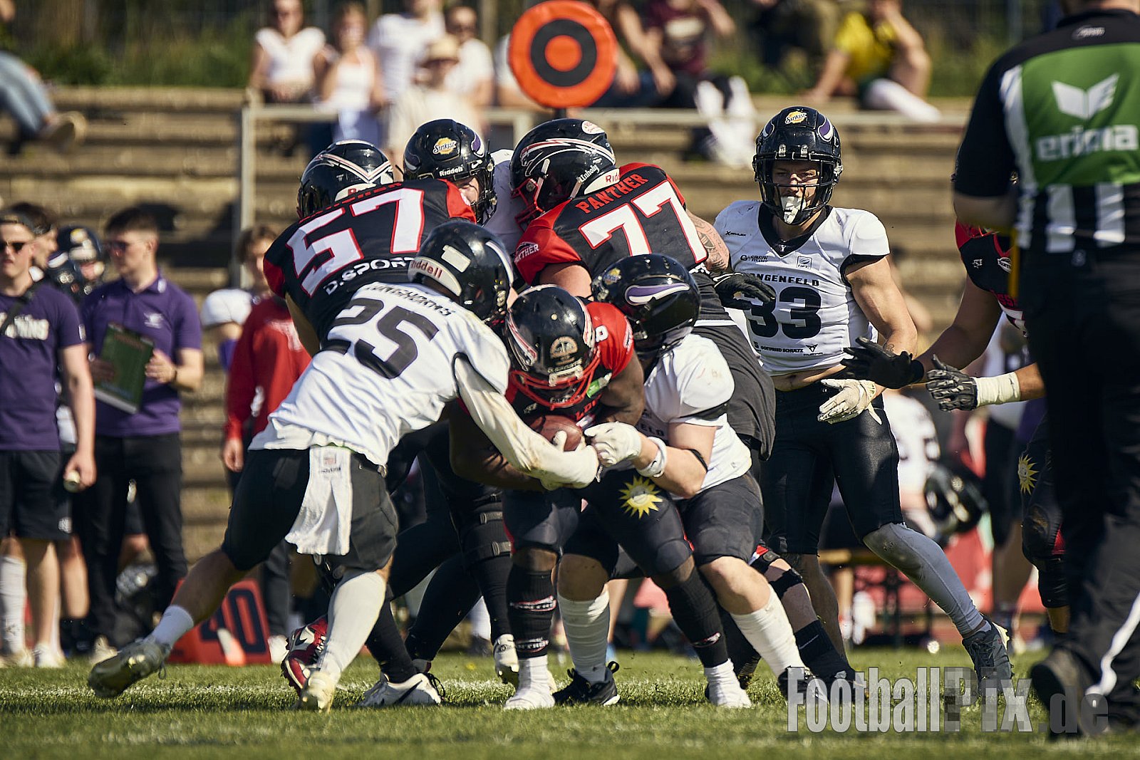 GFL | Merkur Bowl Düsseldorf Panther vs. Langenfeld Longhorns | 26.04.2025 |  | Punkte Endstand 34 : 06 | Bildnummer: 2025-04-26_0282 - MerkurBowlDPantherVsLagenfeldLonghorns