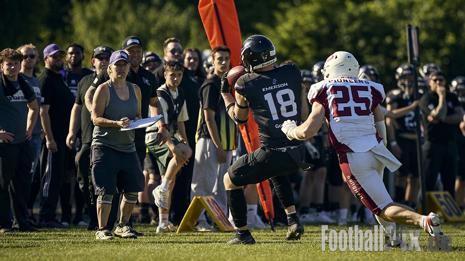 GFL 2 | Langenfeld Longhorns vs. Hamburg Pioneers | 10.05.2025 | Jahnstadion, Langenfeld | Punkte Endstand 35 : 10 | Bildnummer: 2025-05-10_0618 - LangenfeldLonghornsVsHamburgPioneers