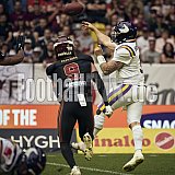 #3 Ben Holmes, Quarterback, Vienna Vikings | #9 Darrius Nash, Wide Receiver, Rhein Fire | ELF | Vienna Vikings at Rhein Fire |  Punkte Endstand 21 : 08 | Merkur Spiel-Arena, Dusseldorf | 01.06.2025 | Bildnummer: 2025-06-01_1665 - ViennaVikingsAtRheinFire