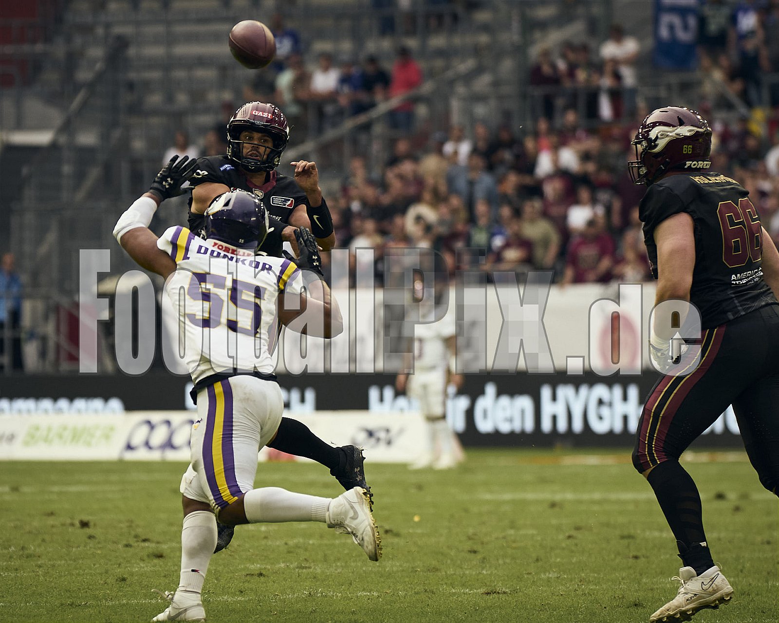 #55 Aaron Donkor, Outside Linebacker, Vienna Vikings | ELF | Vienna Vikings at Rhein Fire |  Punkte Endstand 21 : 08 | Merkur Spiel-Arena, Dusseldorf | 01.06.2025 | Bildnummer: 2025-06-01_1693 - ViennaVikingsAtRheinFire