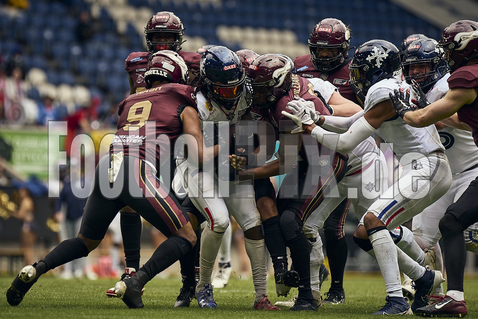 #2 Souleymane Karamoko, Fullback, Paris Musketeers | ELF | Paris Musketeers at Rhein Fire |  Punkte Endstand 31 : 07 | Schauinsland-Reisen-Arena, Duisburg | 08.06.2025 | Bildnummer: 2025-06-08_0710 - ParisMusketeersAtRheinFire