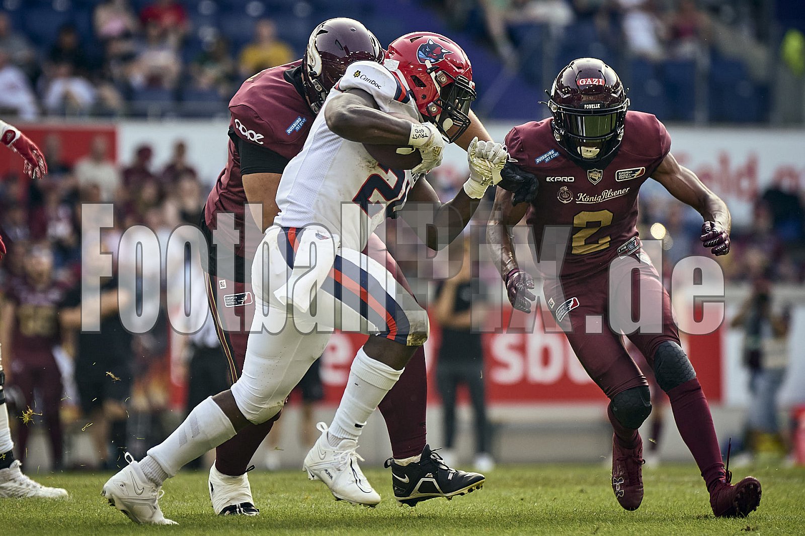 #24 Chrisman Kyei, Running Back, Hamburg Sea Devils | ELF | Hamburg Sea Devils at Rhein Fire |  Punkte Endstand 0 : 43 | Schauinsland-Reisen-Arena, Duisburg | 14.06.2025 - HamburgSeaDevilsAtRheinFire