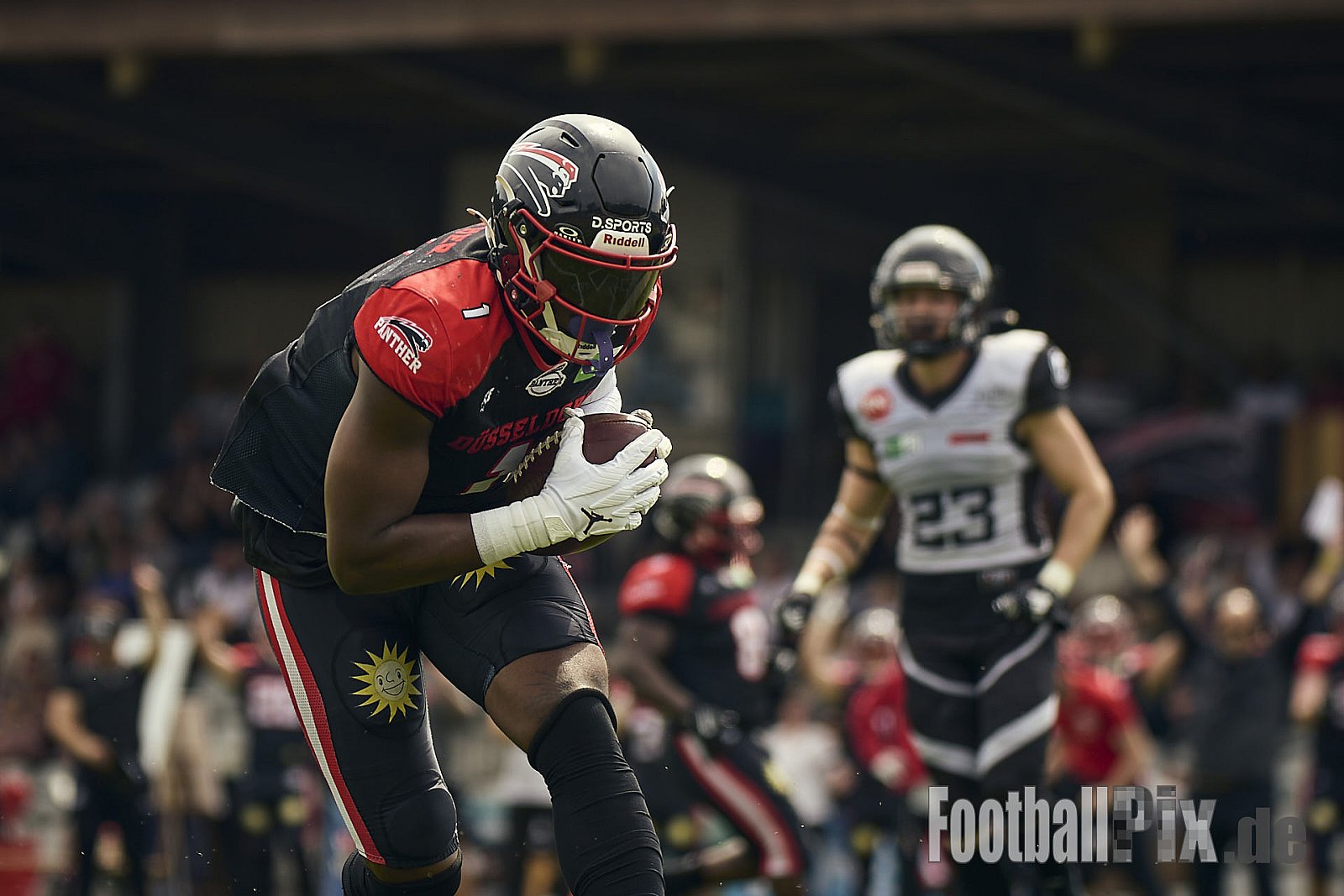 #1 James Okike, Offense, Düsseldorf Panther | Touchdown | GFL | Düsseldorf Panther vs. Berlin Rebels |  Punkte Endstand 14 : 21 | Stadion Benrath, Dusseldorf | 15.06.2025
Job ID: 2025-06-15_0407 - DPantherVsBerlinRebels
