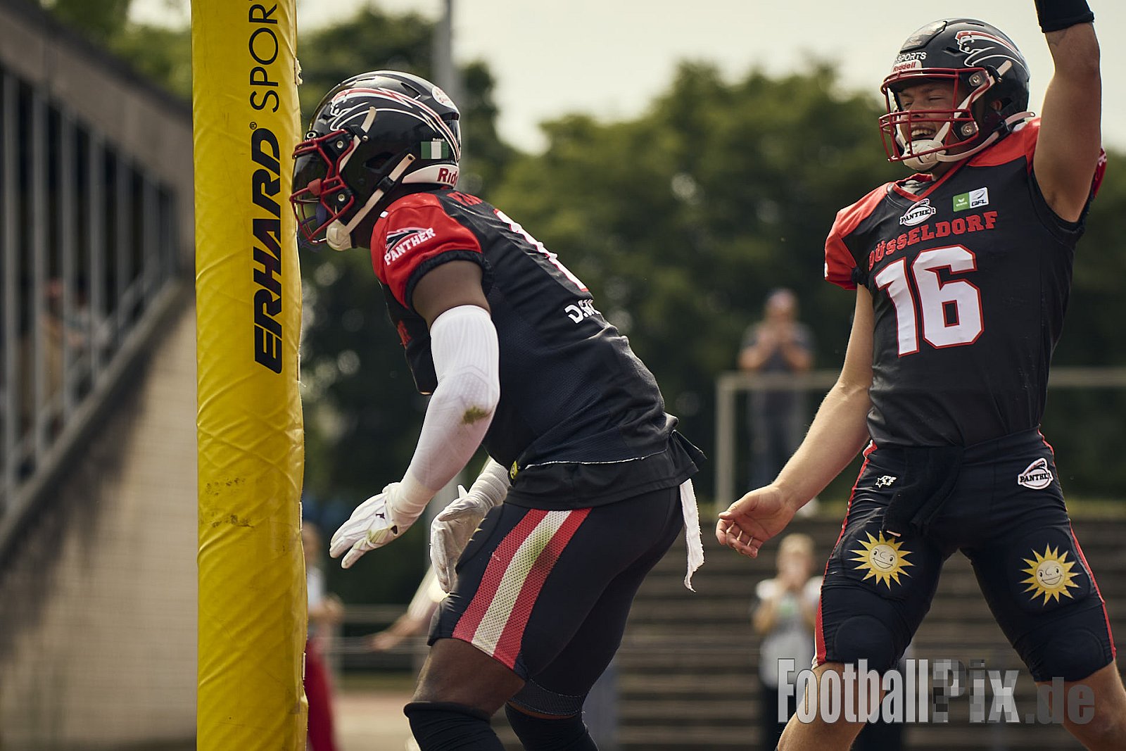 #1 James Okike, Offense, Düsseldorf Panther | Touchdown | GFL | Düsseldorf Panther vs. Berlin Rebels |  Punkte Endstand 14 : 21 | Stadion Benrath, Dusseldorf | 15.06.2025
Job ID: 2025-06-15_0425 - DPantherVsBerlinRebels