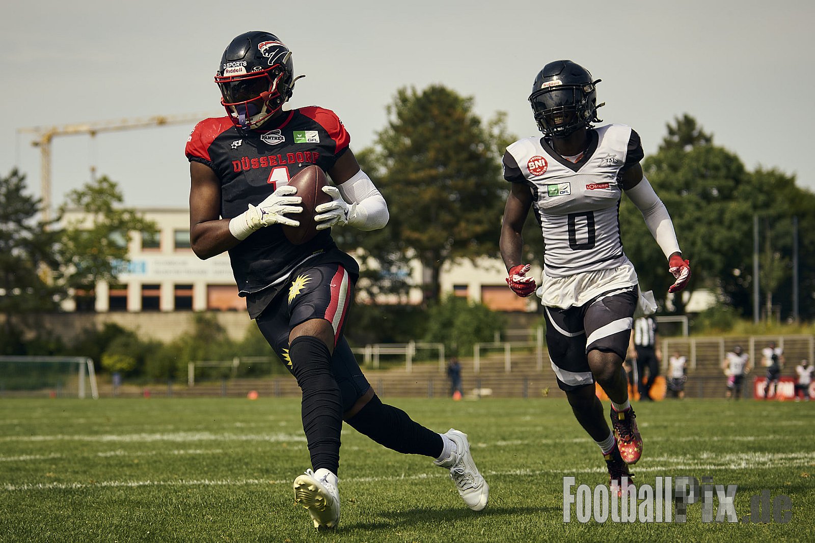 #1 James Okike, Offense, Düsseldorf Panther | GFL | Düsseldorf Panther vs. Berlin Rebels |  Punkte Endstand 14 : 21 | Stadion Benrath, Dusseldorf | 15.06.2025
Job ID: 2025-06-15_0533 - DPantherVsBerlinRebels