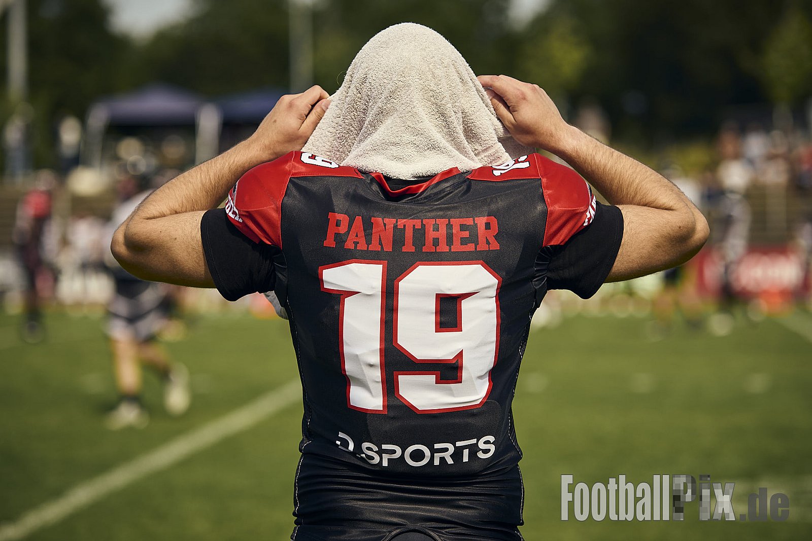 #19 Yannic Noell Schorn, Offense, Düsseldorf Panther | GFL | Düsseldorf Panther vs. Berlin Rebels |  Punkte Endstand 14 : 21 | Stadion Benrath, Dusseldorf | 15.06.2025
Job ID: 2025-06-15_0627 - DPantherVsBerlinRebels