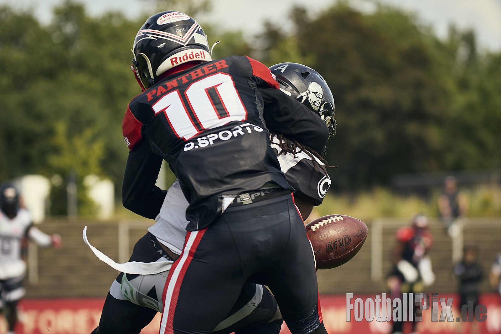 #10 Chris Lipsey, Offense, Düsseldorf Panther | GFL | Düsseldorf Panther vs. Berlin Rebels |  Punkte Endstand 14 : 21 | Stadion Benrath, Dusseldorf | 15.06.2025
Job ID: 2025-06-15_0708 - DPantherVsBerlinRebels