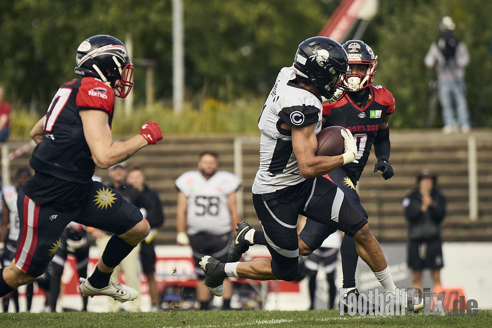 GFL | Düsseldorf Panther vs. Berlin Rebels |  Punkte Endstand 14 : 21 | Stadion Benrath, Dusseldorf | 15.06.2025
Job ID: 2025-06-15_0759 - DPantherVsBerlinRebels